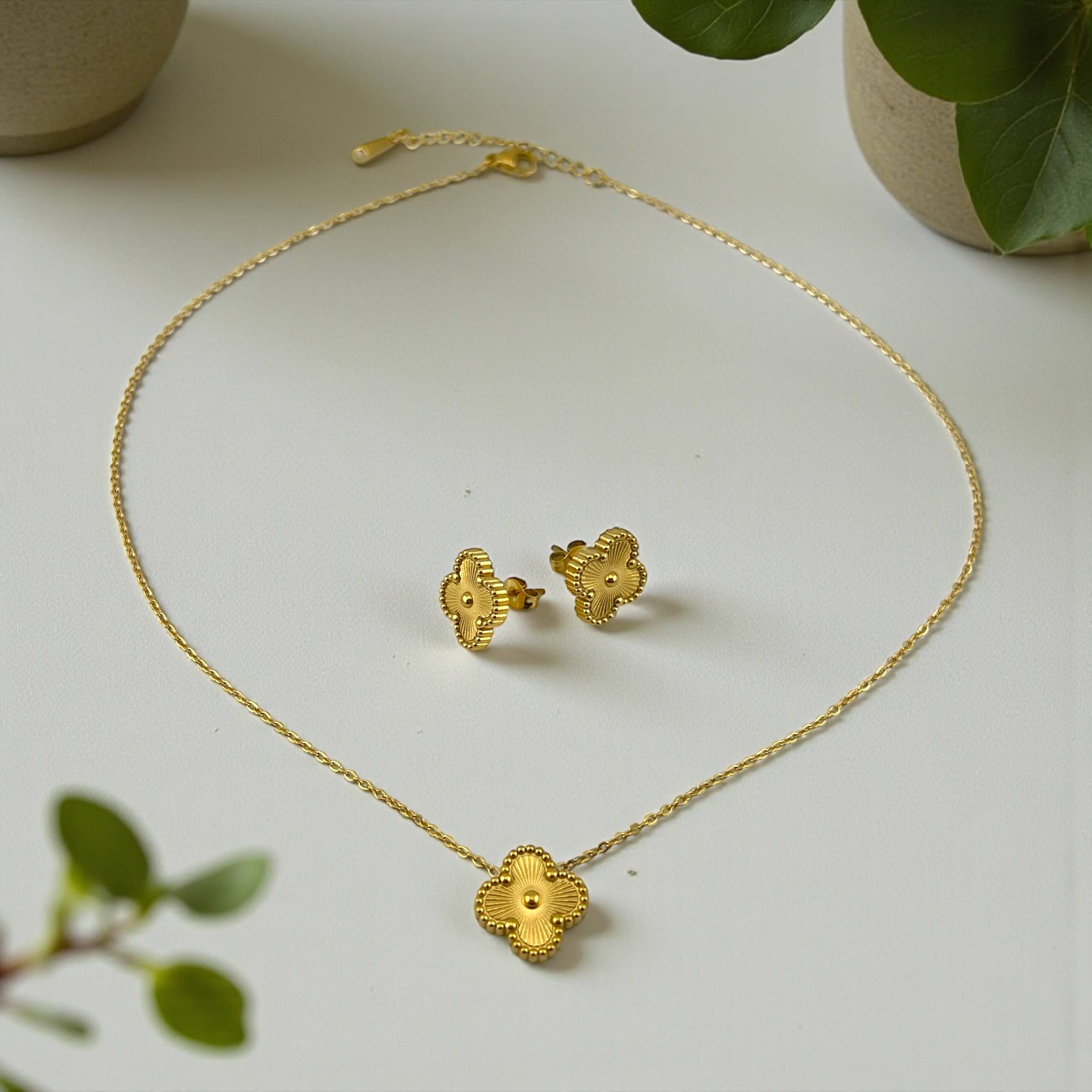 Vancleef Golden Bloom Clover Set – Radiant & Refined