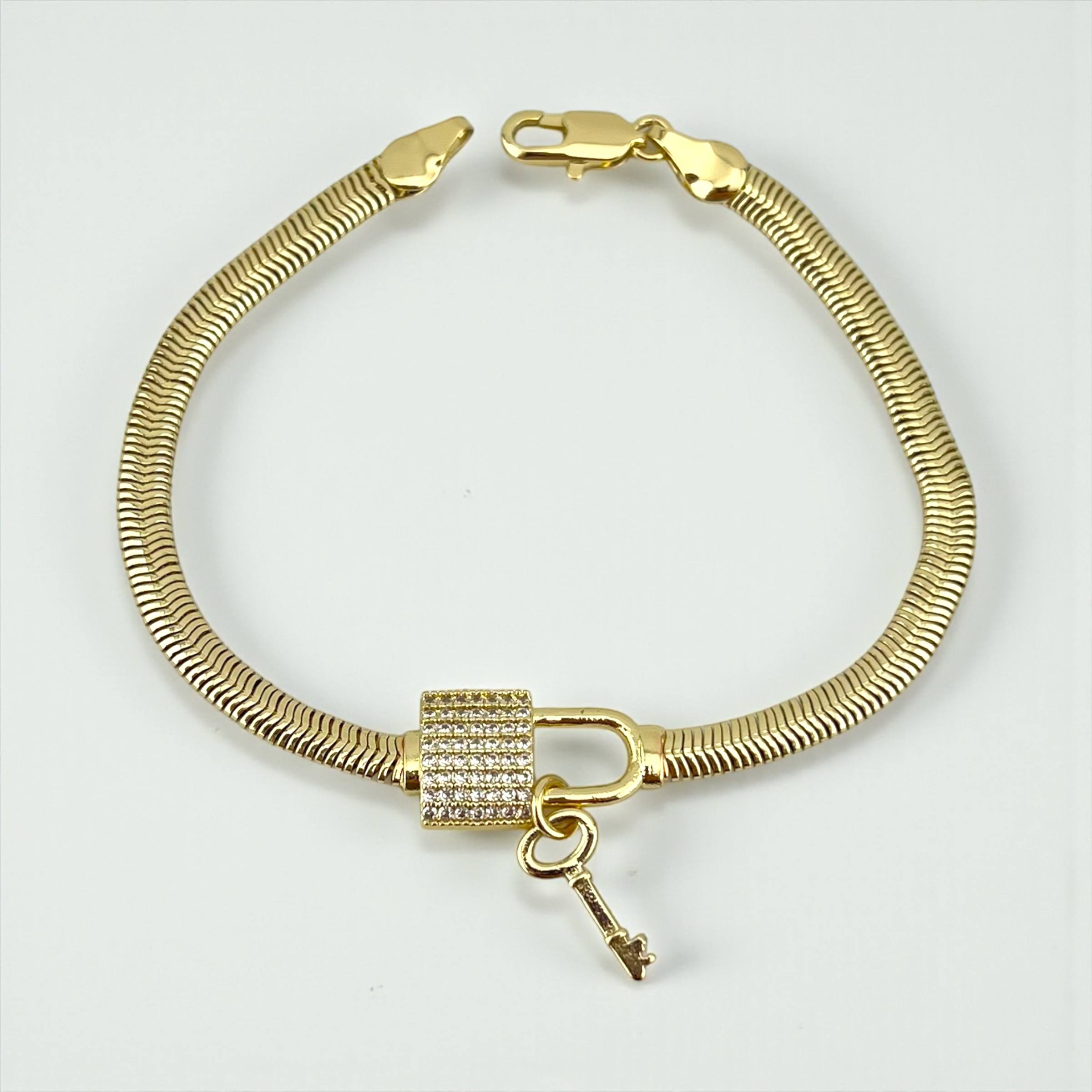 Gold Snake Chain Lock & Key Bracelet š
