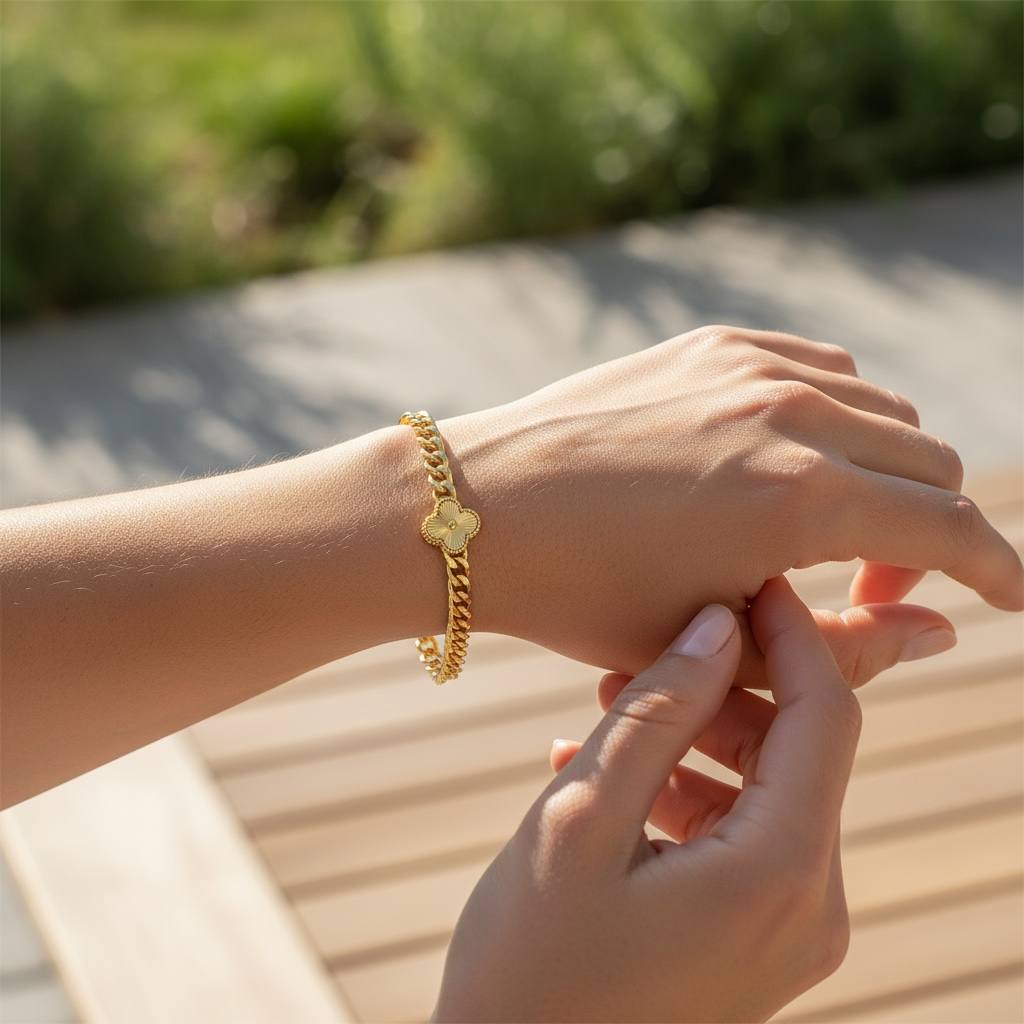 thin chain vancleef bracelet