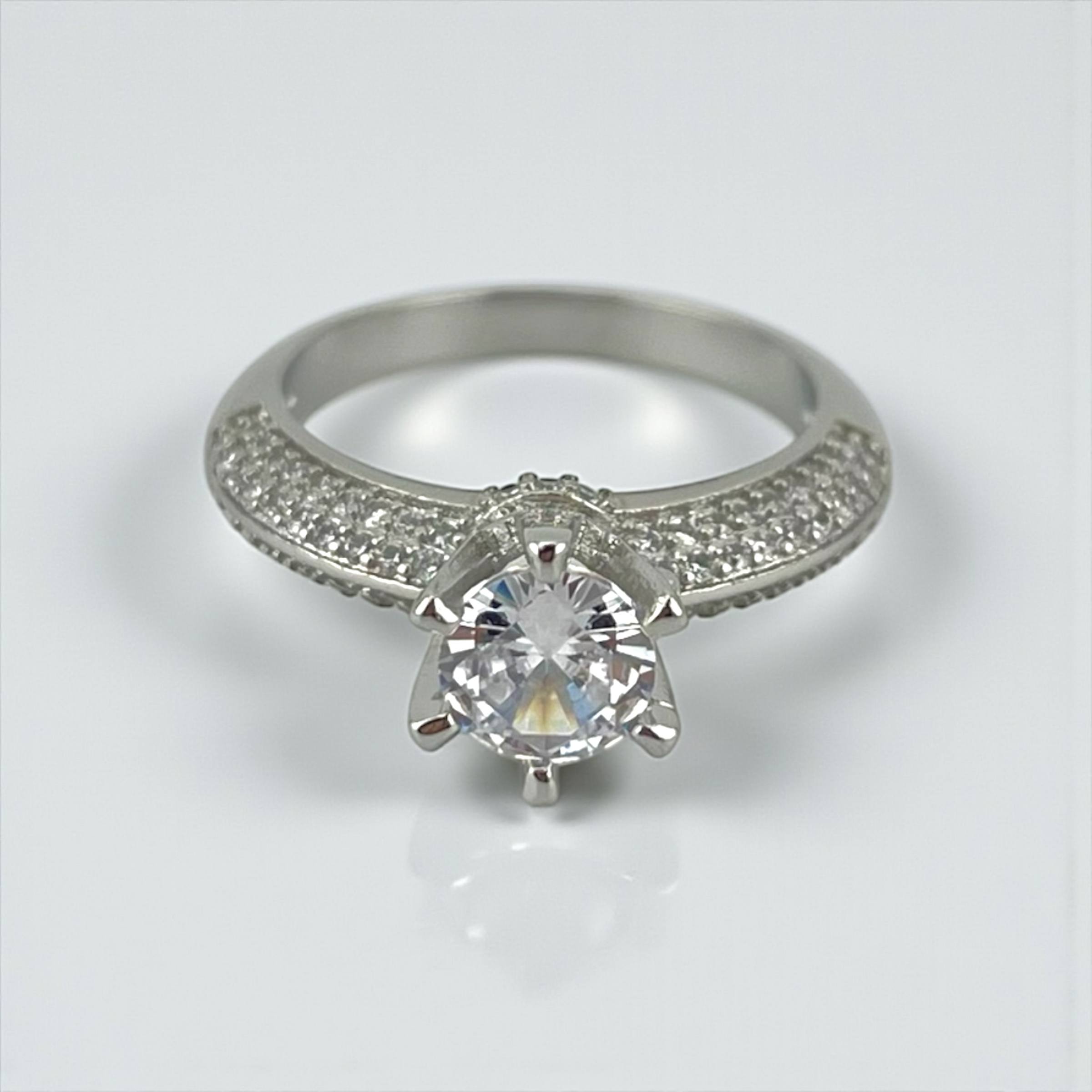 Royal Spark Solitaire Ring – Silver & Gold