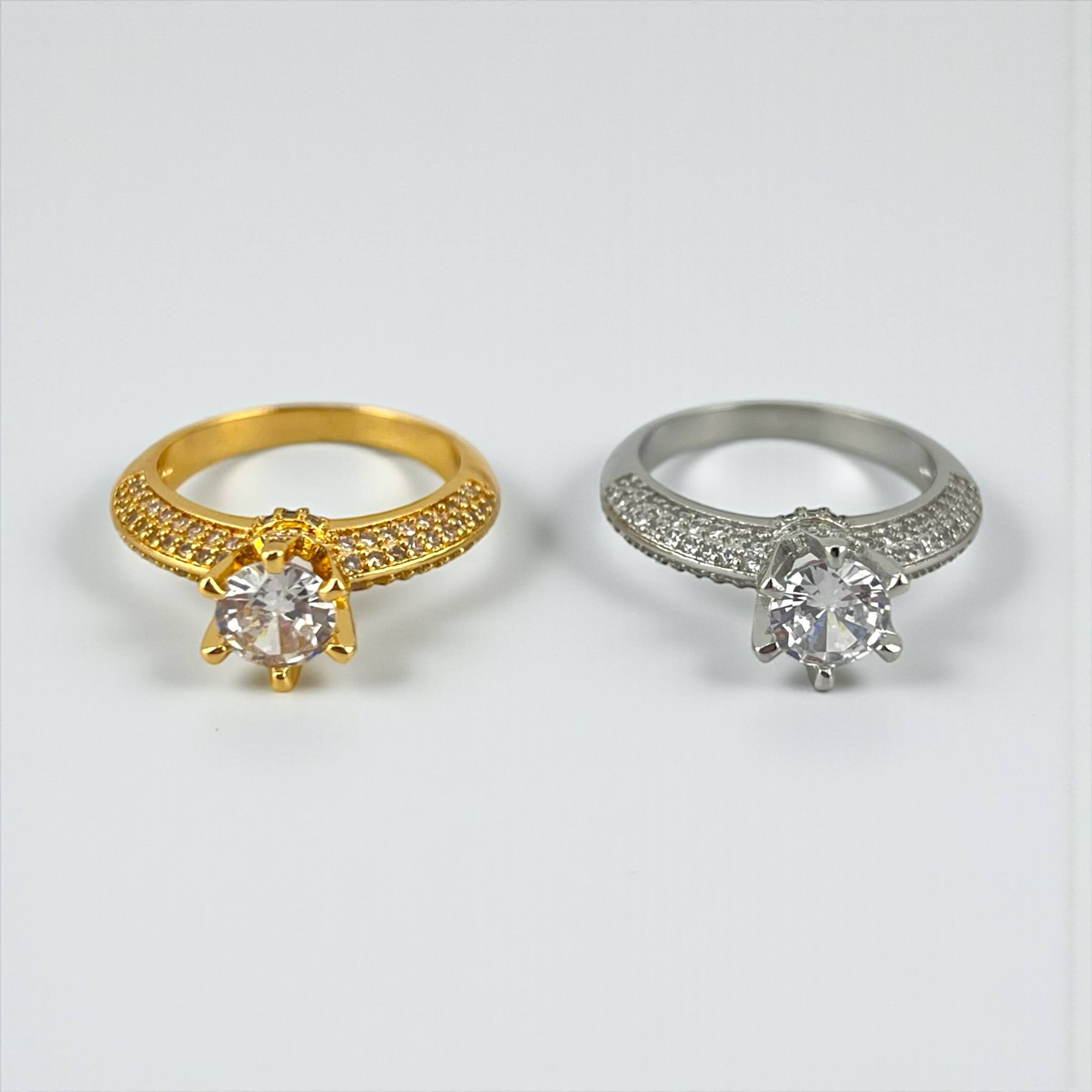 Royal Spark Solitaire Ring – Silver & Gold