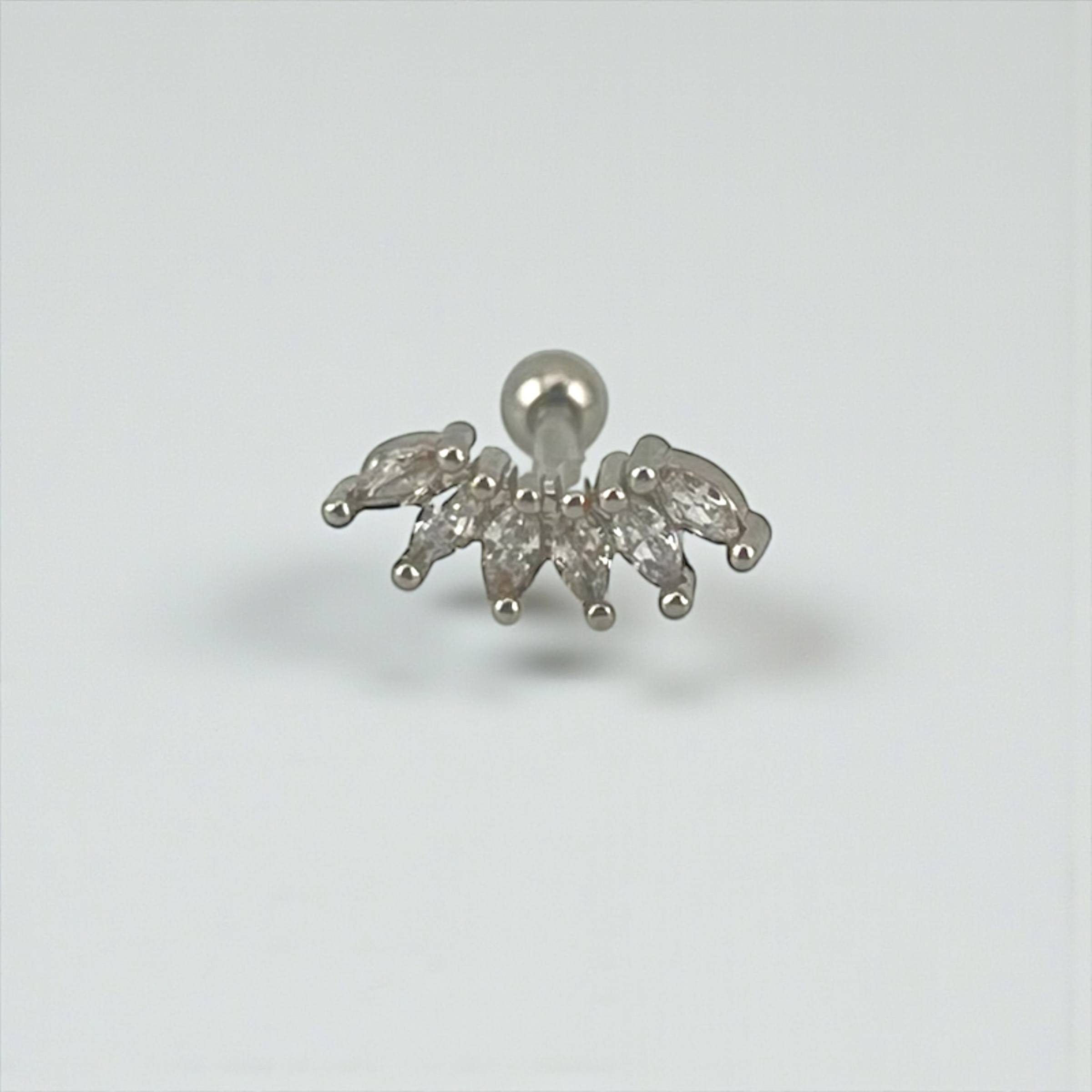 “Crystal Wings ear piercing” – Elegance with an Angelic Touch 💎