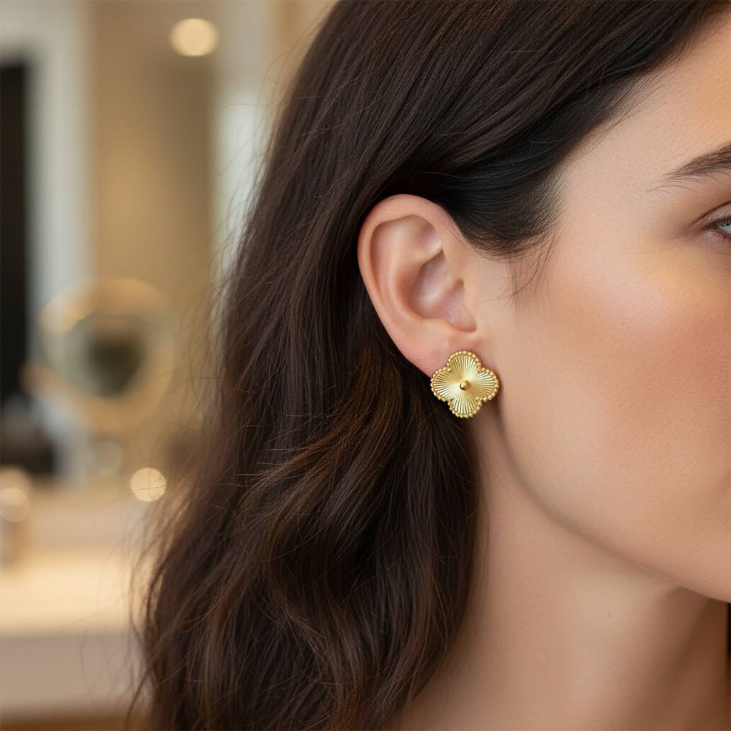 Vancleef vip tara Textured Clover hoops Earrings – Vintage Gold Charm ✨