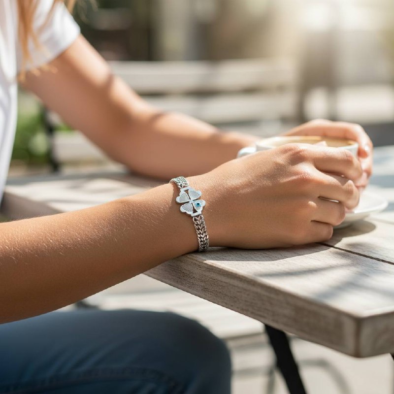 Lucky Clover Bold Chain Bracelet