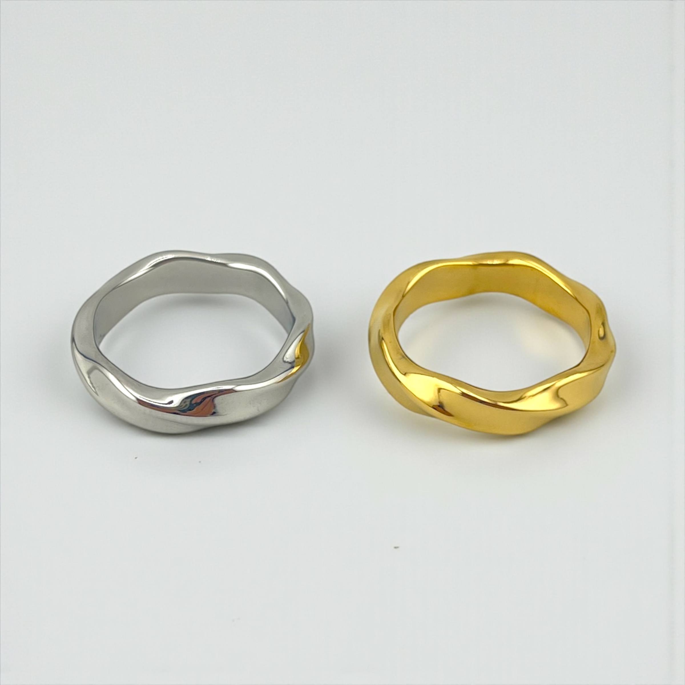 Wave Band Ring