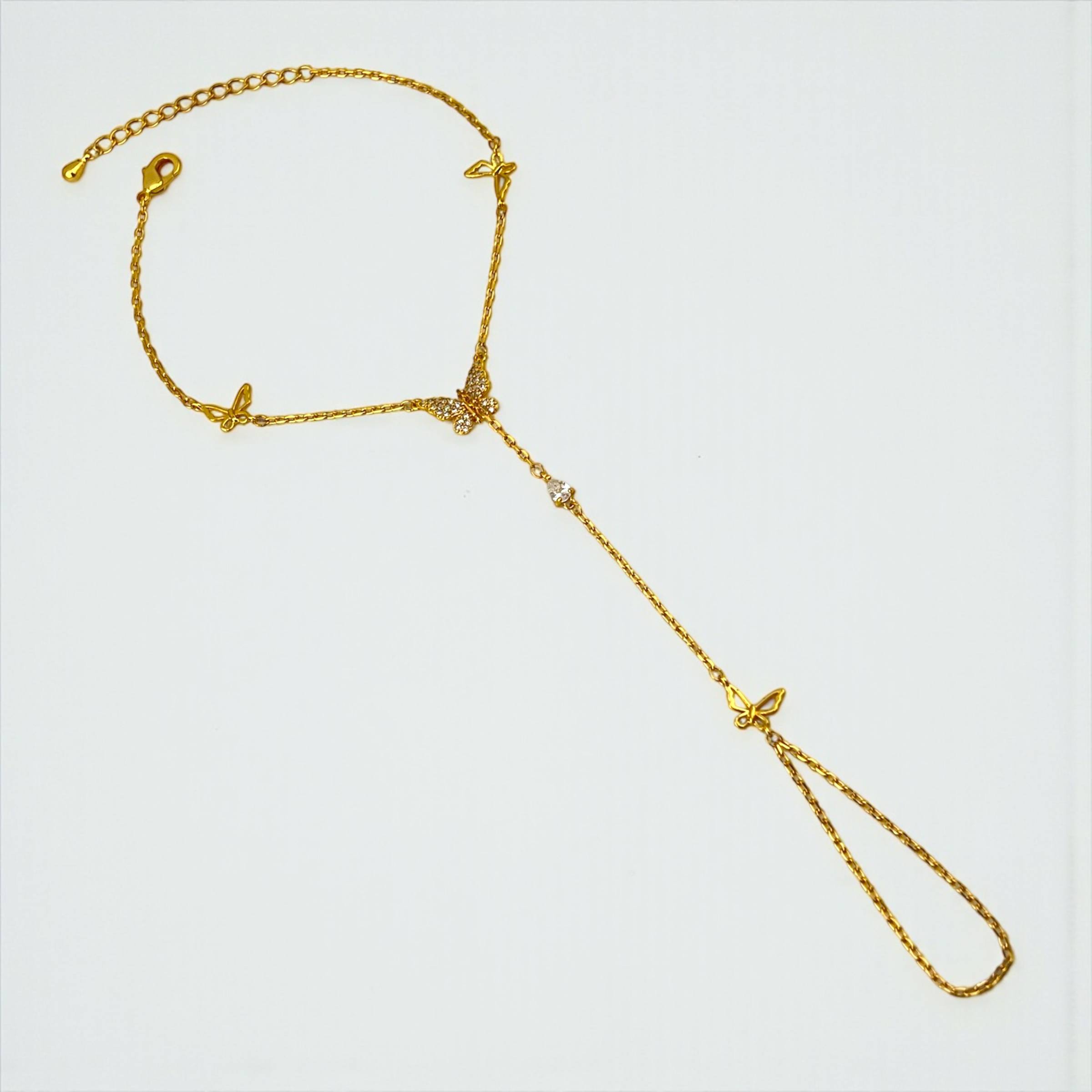 🦋 Poshewix “Butterfly Charm Hand Chain” – Graceful, Golden & Dreamy ✨