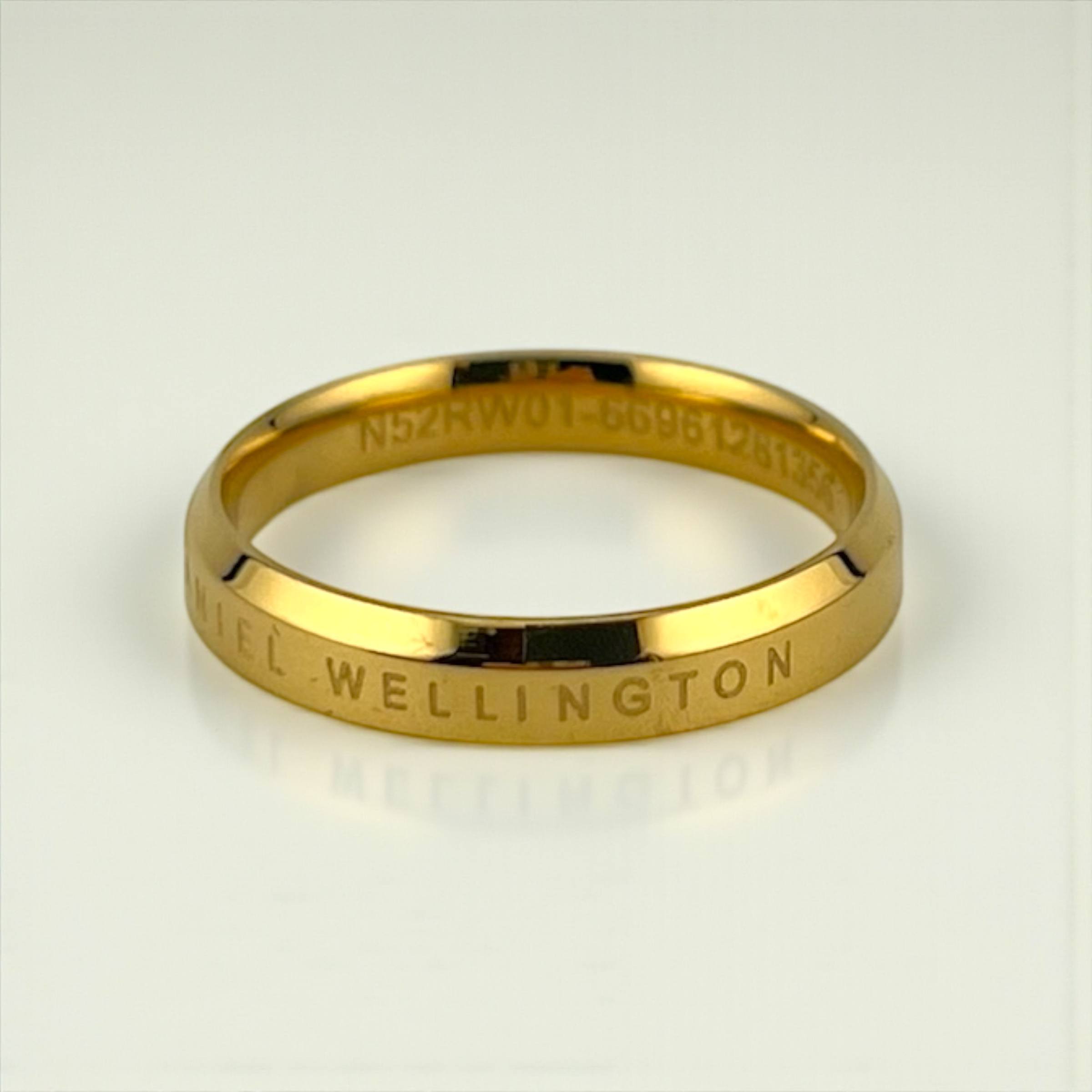 Daniel willington Classic Engraved Gold Band ā Minimal, Elegant & Timeless āØ