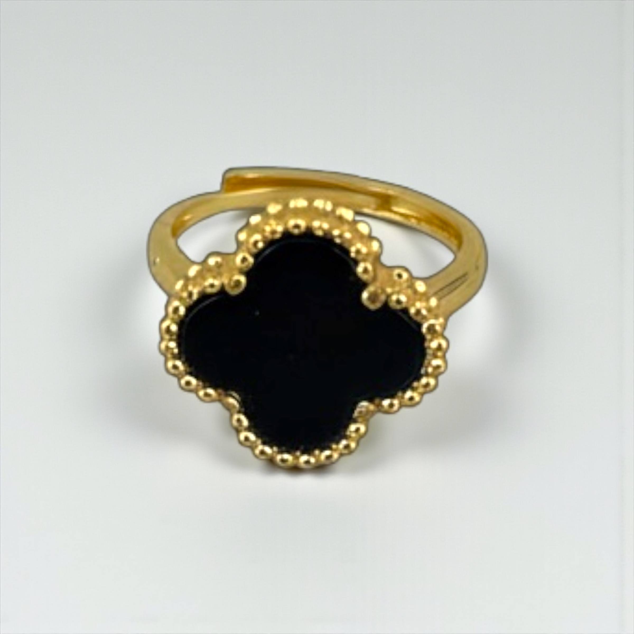 Vancleef Clover Ring โ Deep Blue Elegance ๐๐