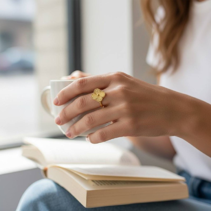 Golden VANCLEEF Ring – Timeless Elegance 🍀✨