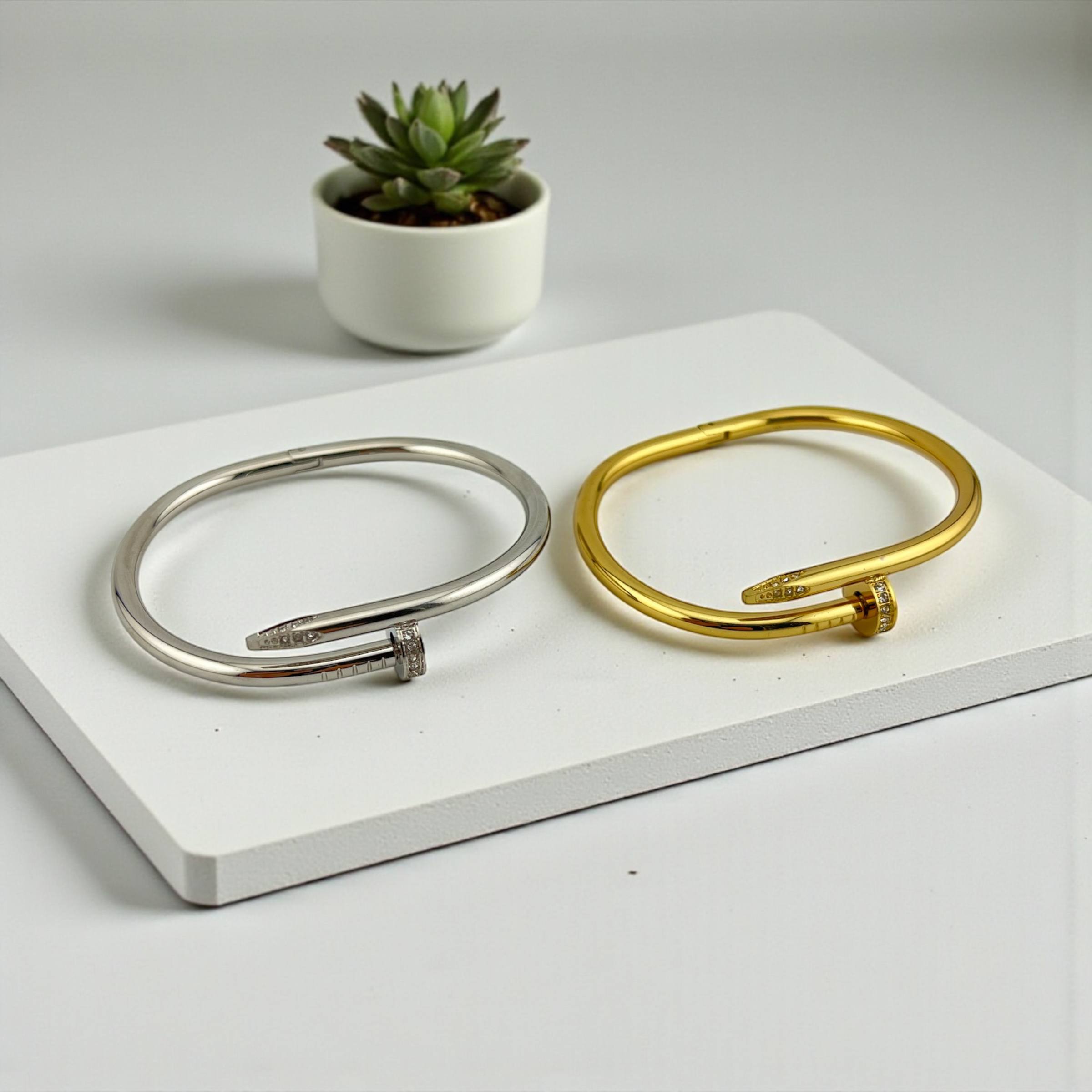 cartier with stone "Nail Shine” Bangle ✨