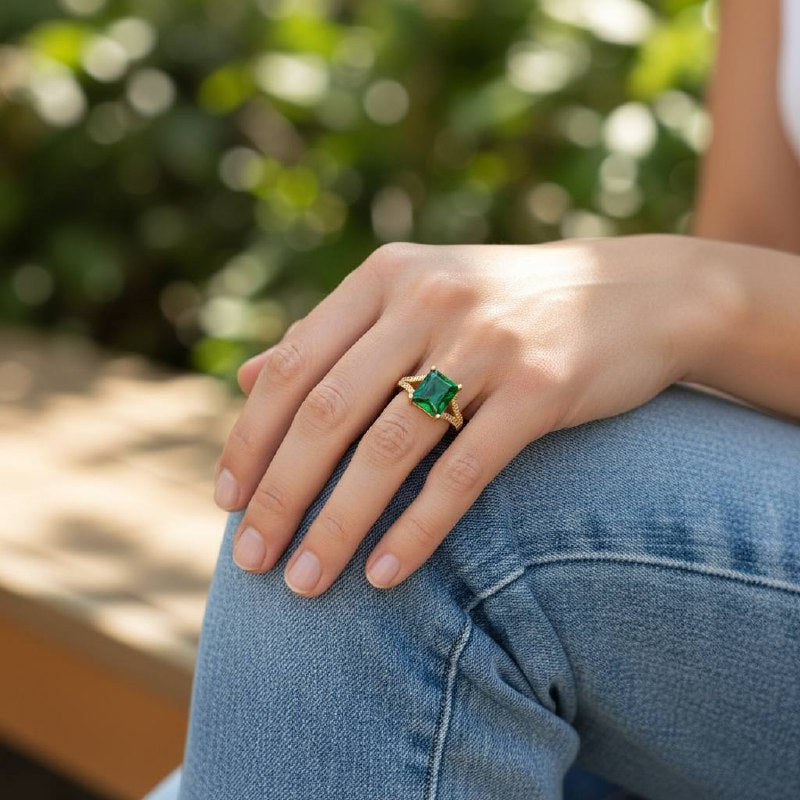 ✨ Petite Gold Textured Band