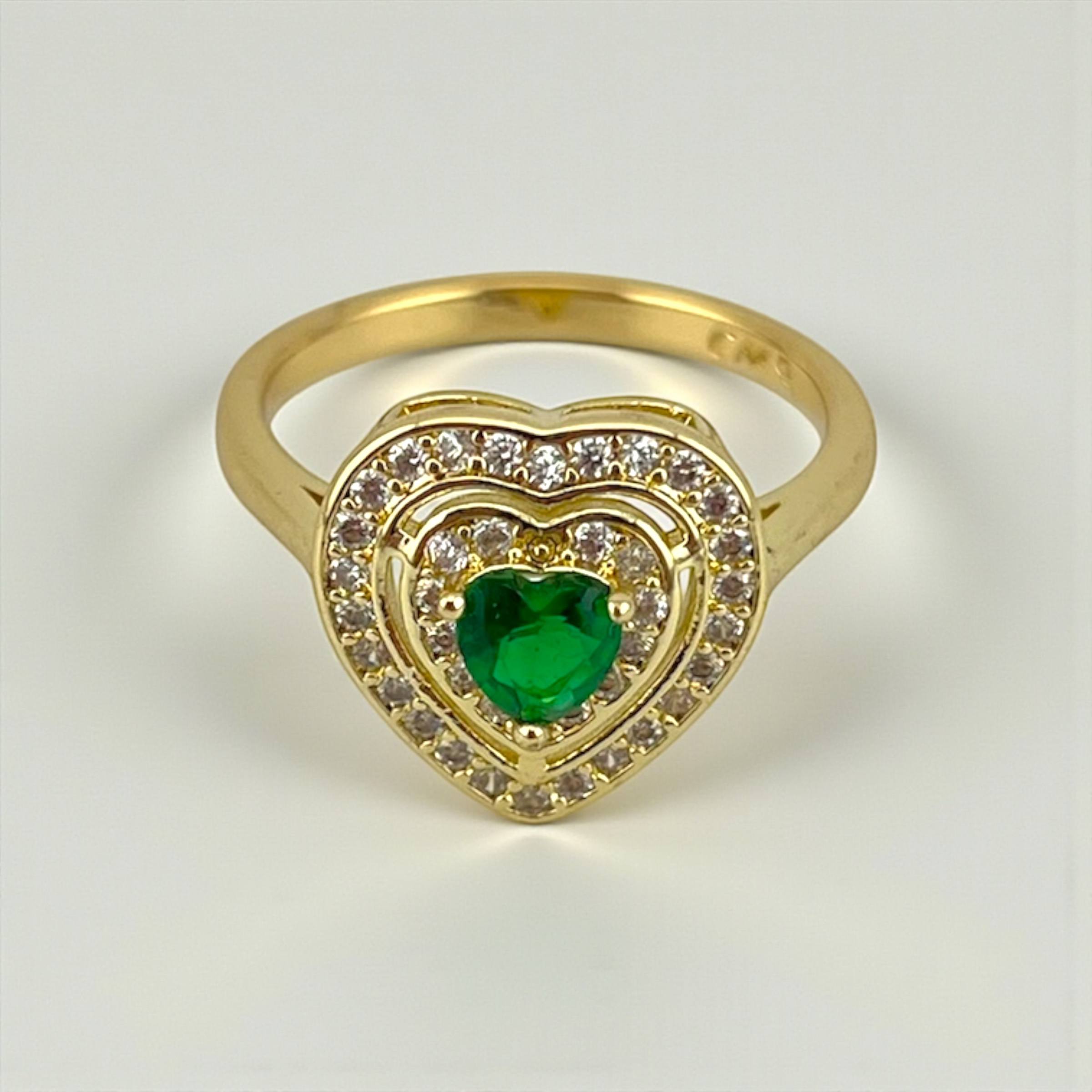 💚 Emerald Heart Halo Ring – Gold