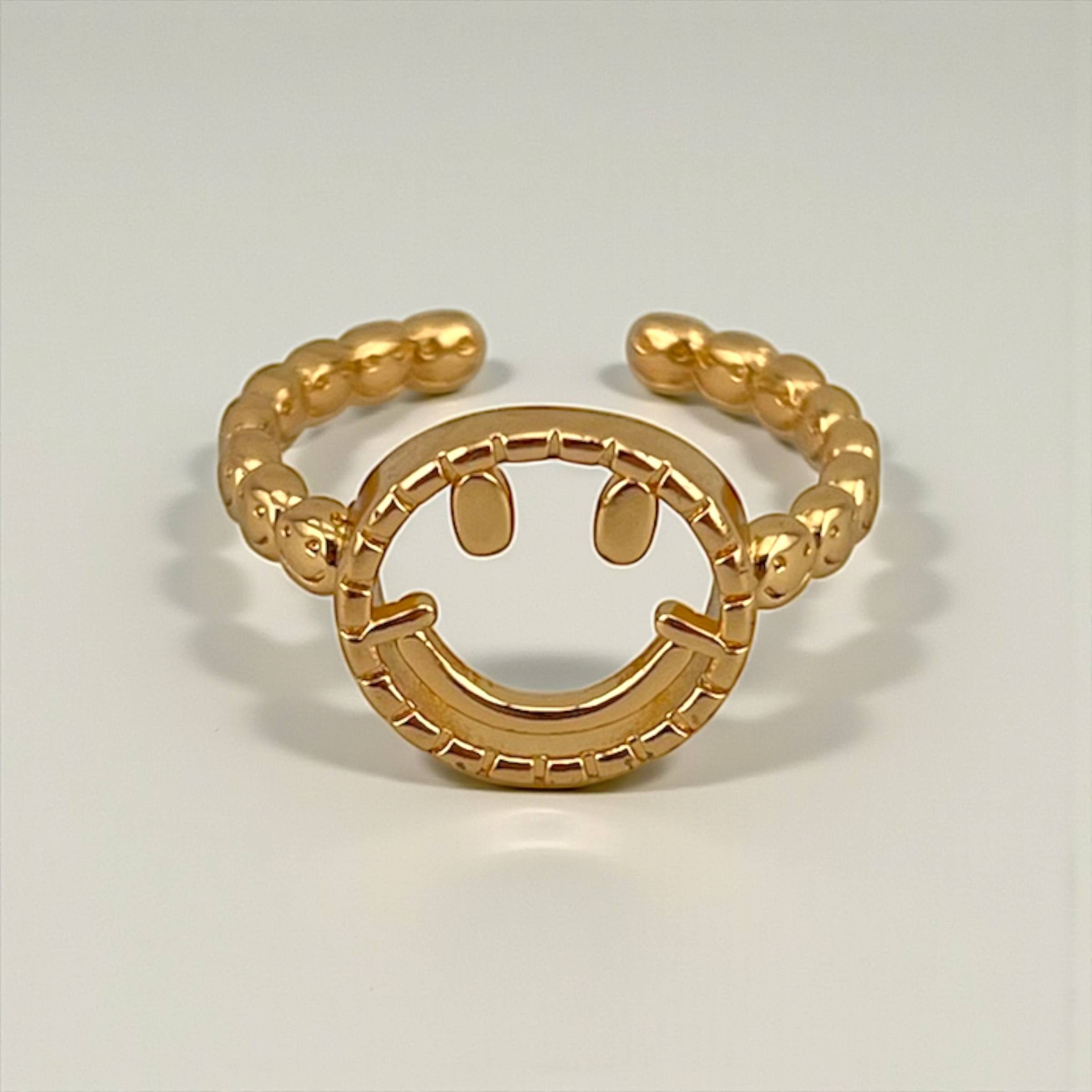 Smiley Gold Ring – Joyful Chic Vibes