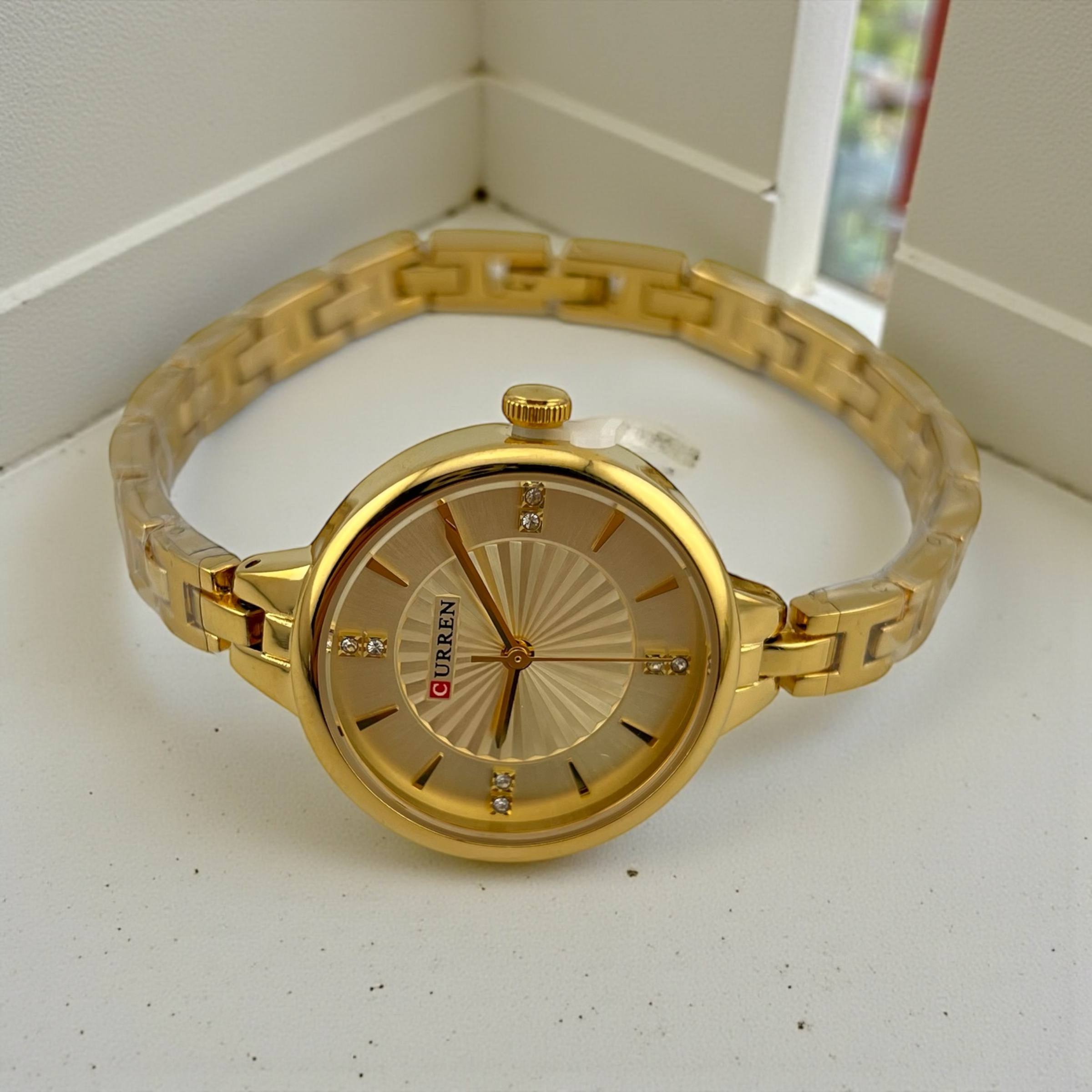 Curren Radiant Sunburst Watch – Elegant & Feminine