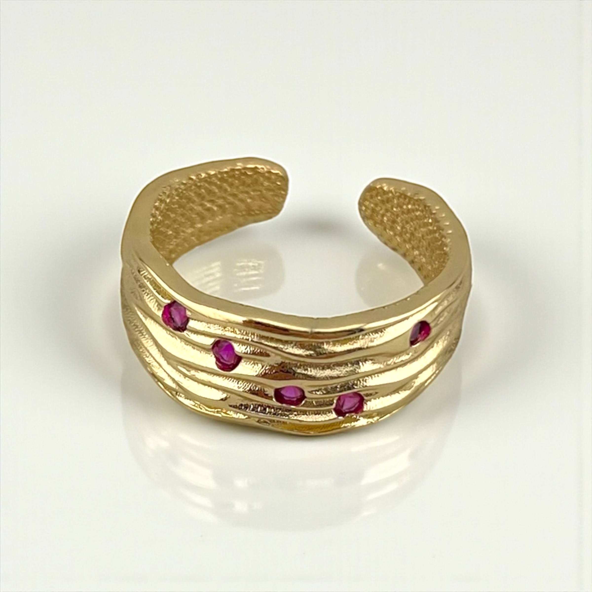 π« Crimson Wave Ring β Gold & Ruby