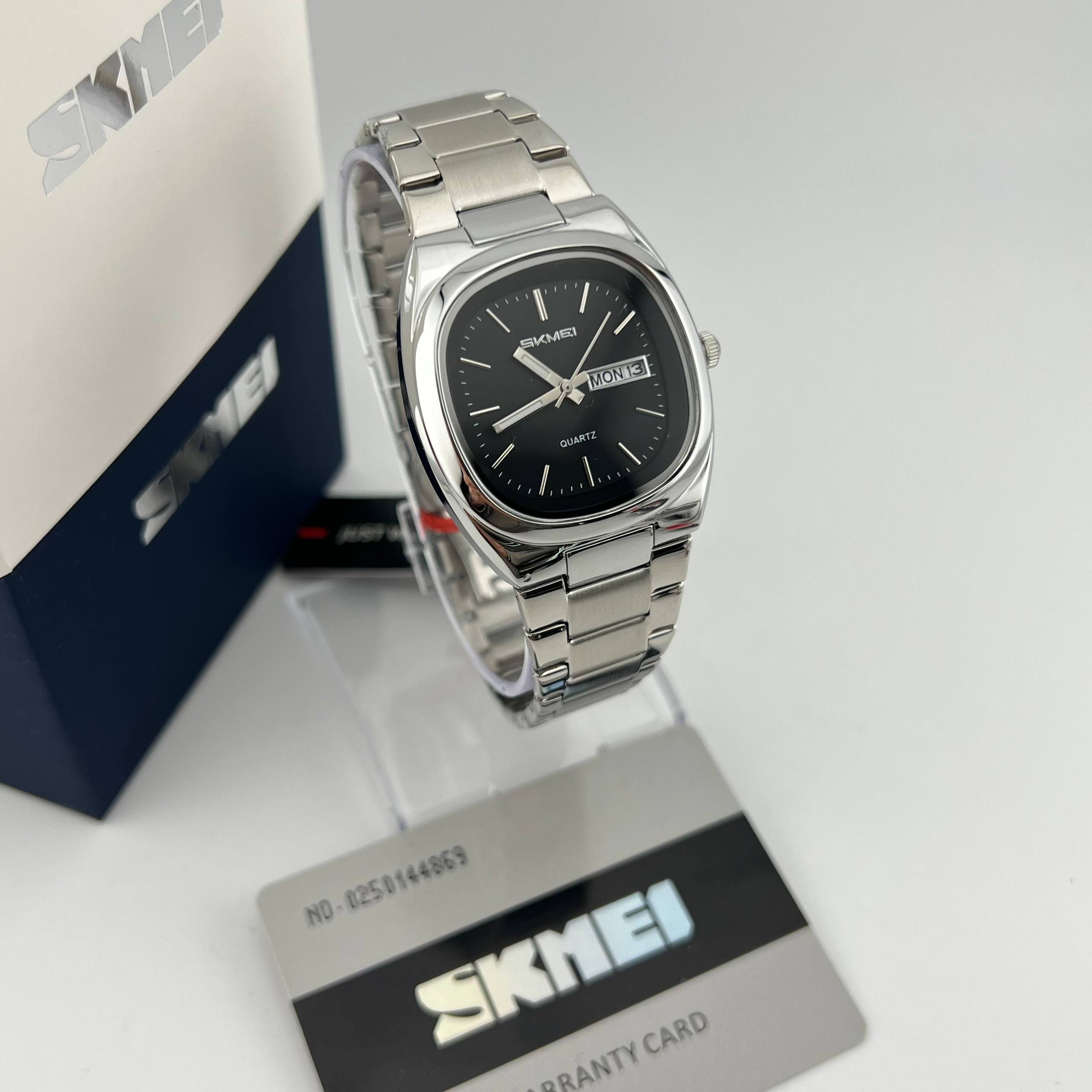 ⌚ Classic Stainless Steel Watch by SKMEI – Timeless & Reliable
