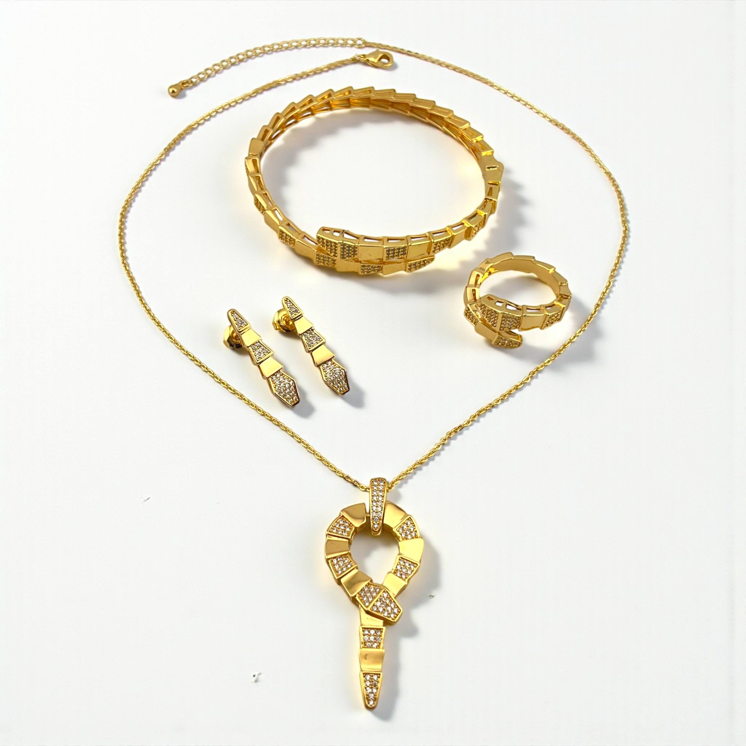 bvulgari Bold & Bound in Gold – Snake Link Set