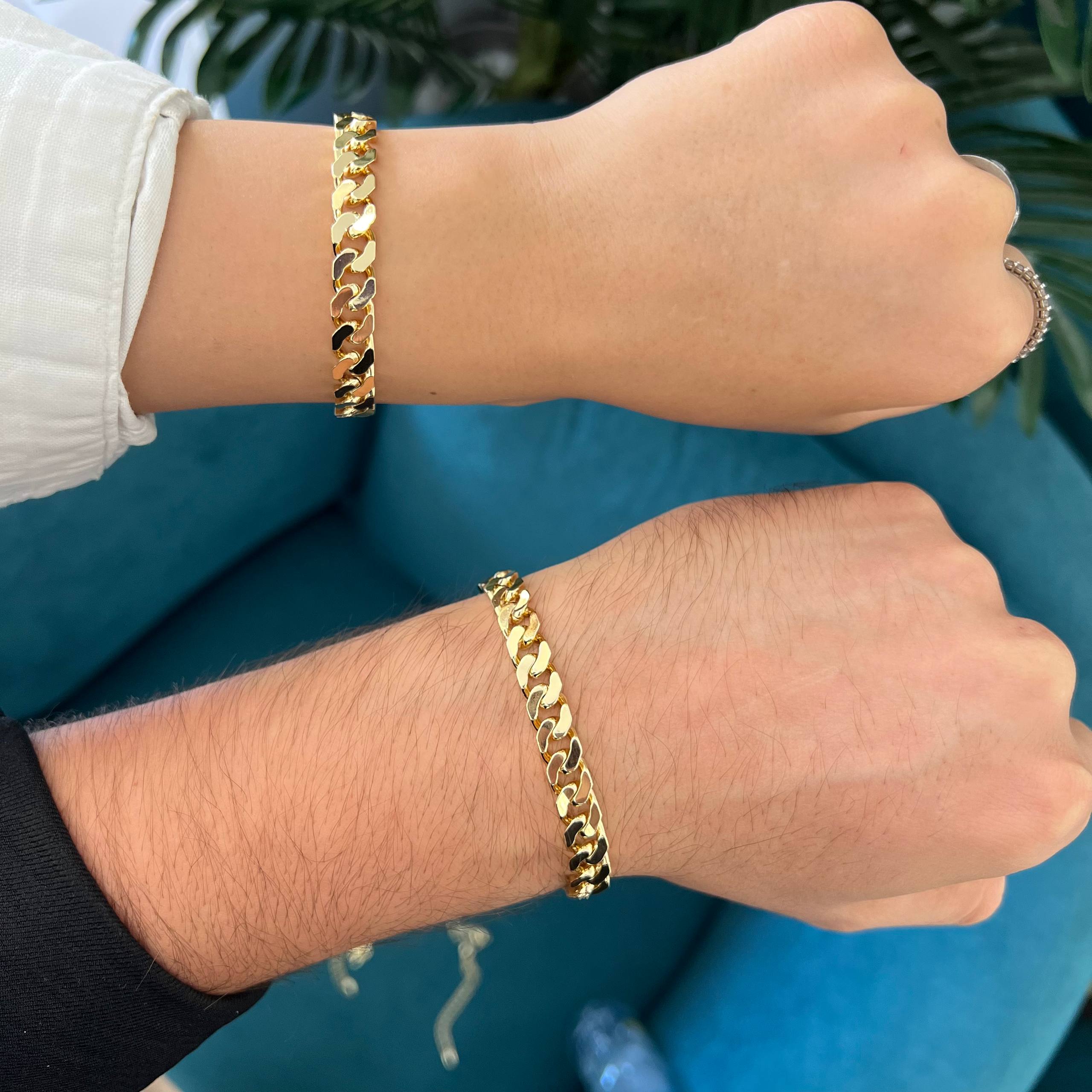 Cuban Link Bracelet ā Bold Golden Luxury