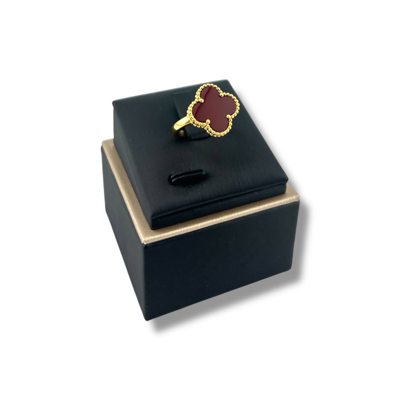 Crimson Clover Ring – Gold-Plated Elegance