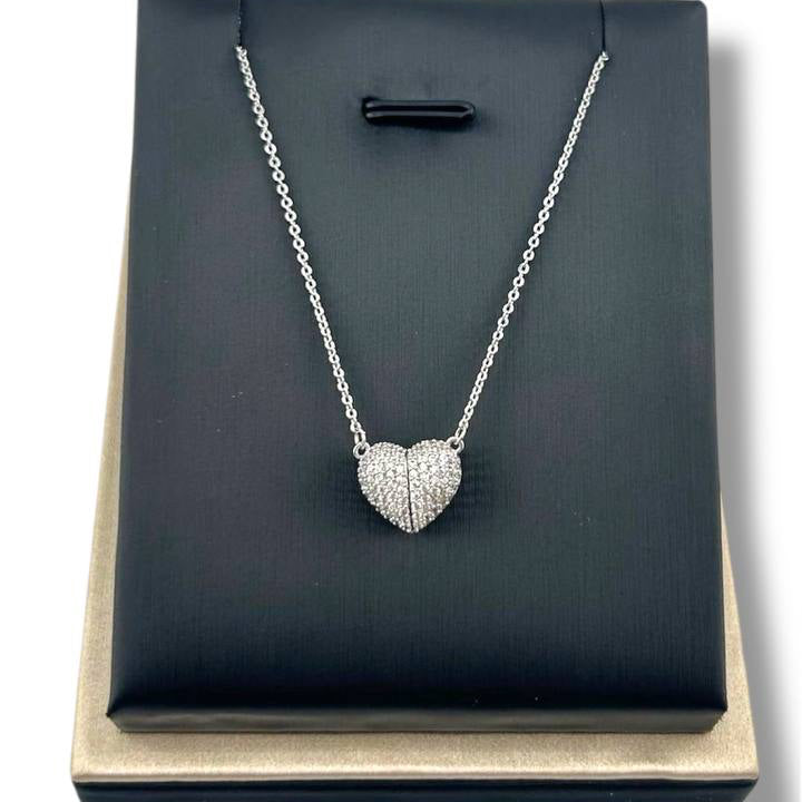 Magnetic Heart – Pavé Necklace