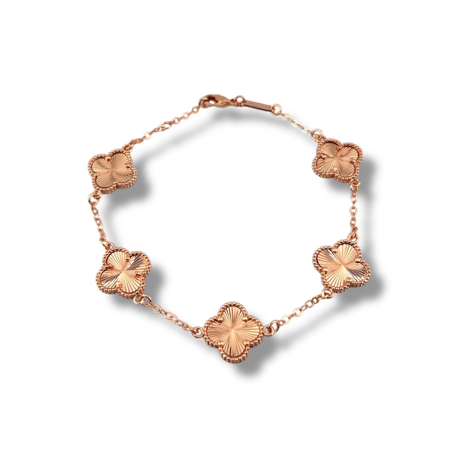 π Golden Clover Link Bracelet β Elegance in Bloom β¨
