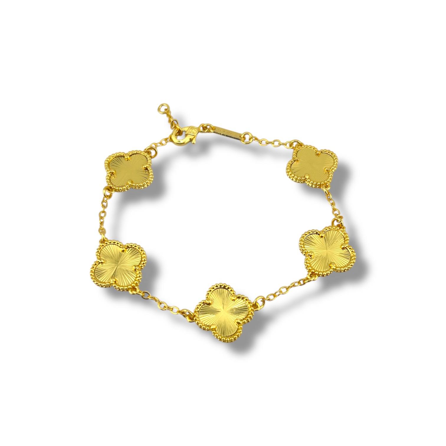 π Golden Clover Link Bracelet β Elegance in Bloom β¨