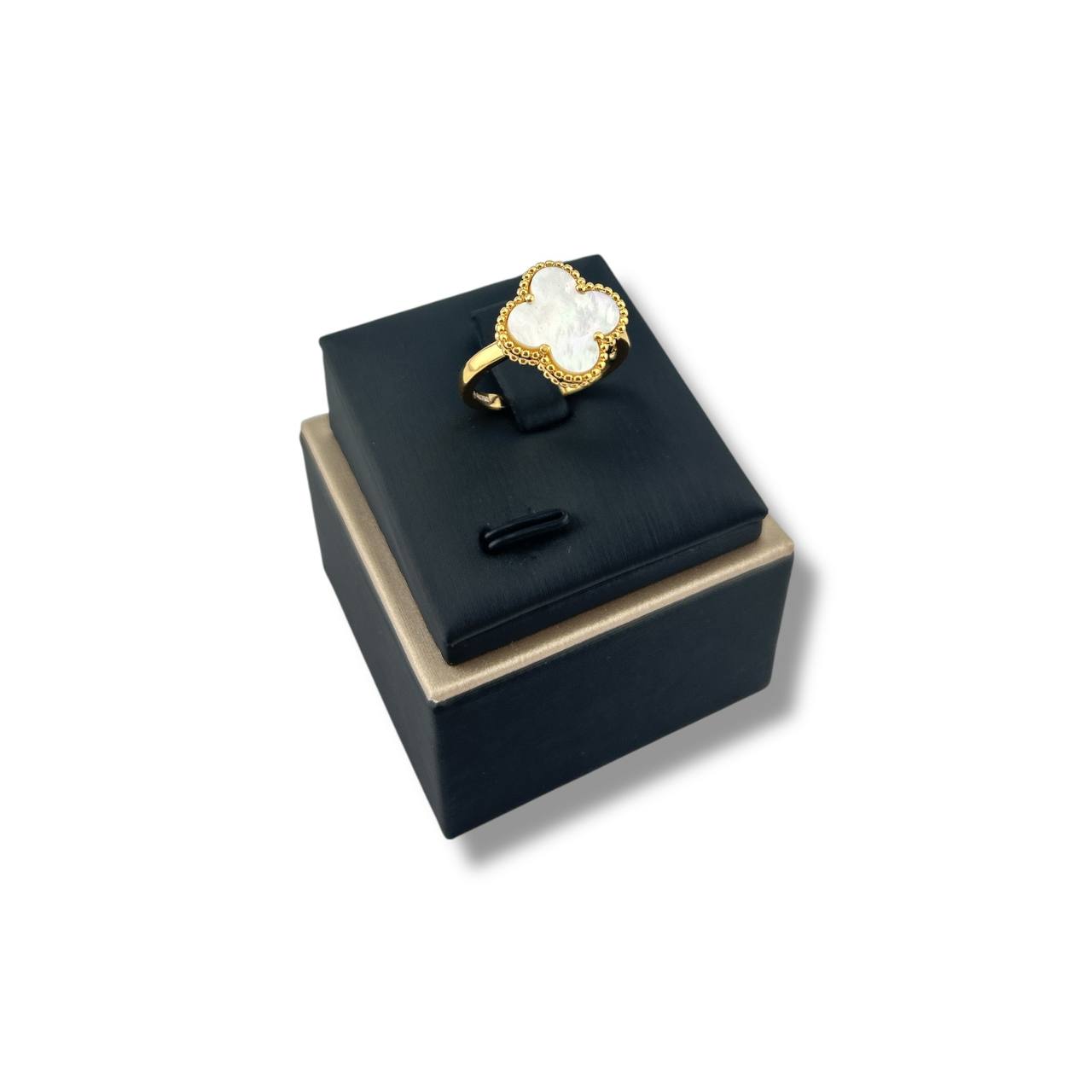 Crimson Clover Ring – Gold-Plated Elegance