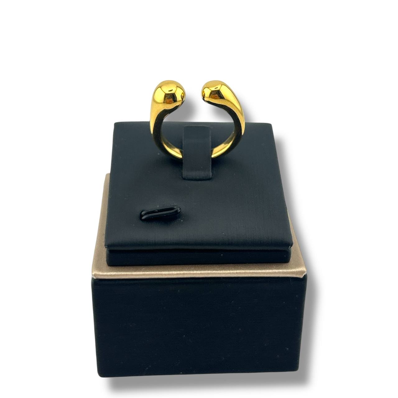 Bold Teardrop Ring – Gold