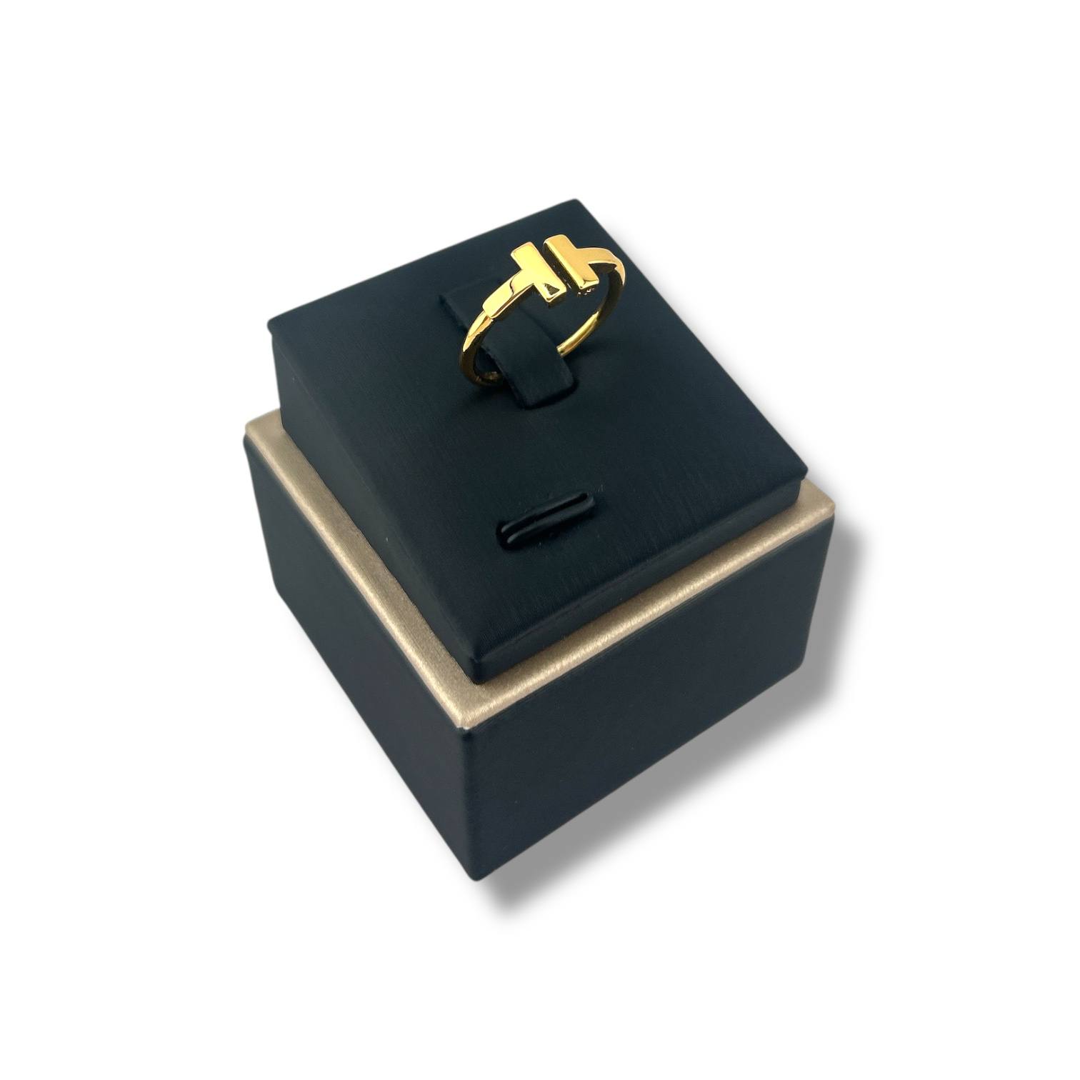 🔸 Minimalist Open Bar Ring – Gold