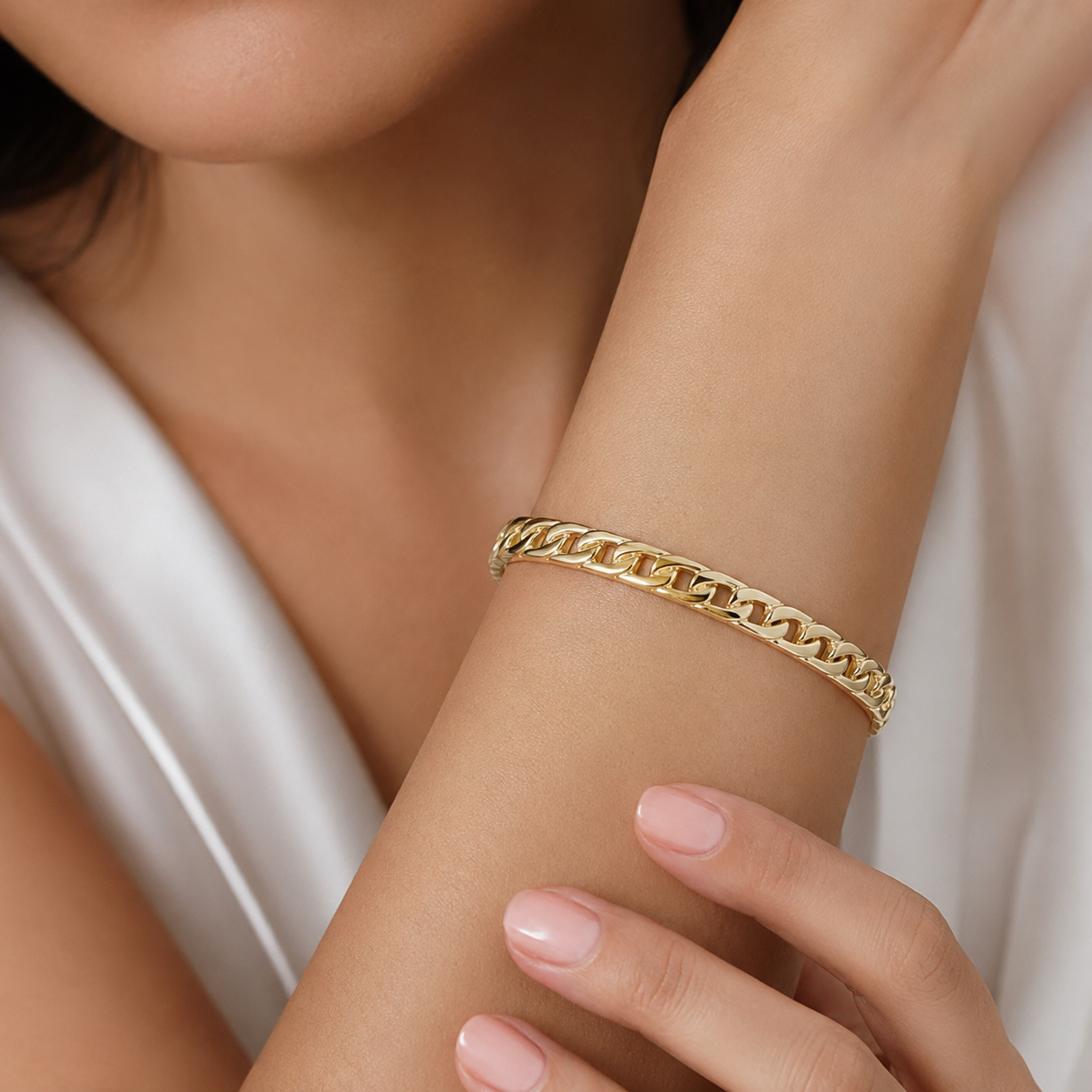 Slim Cuban Link Bangle – Minimal Gold Elegance