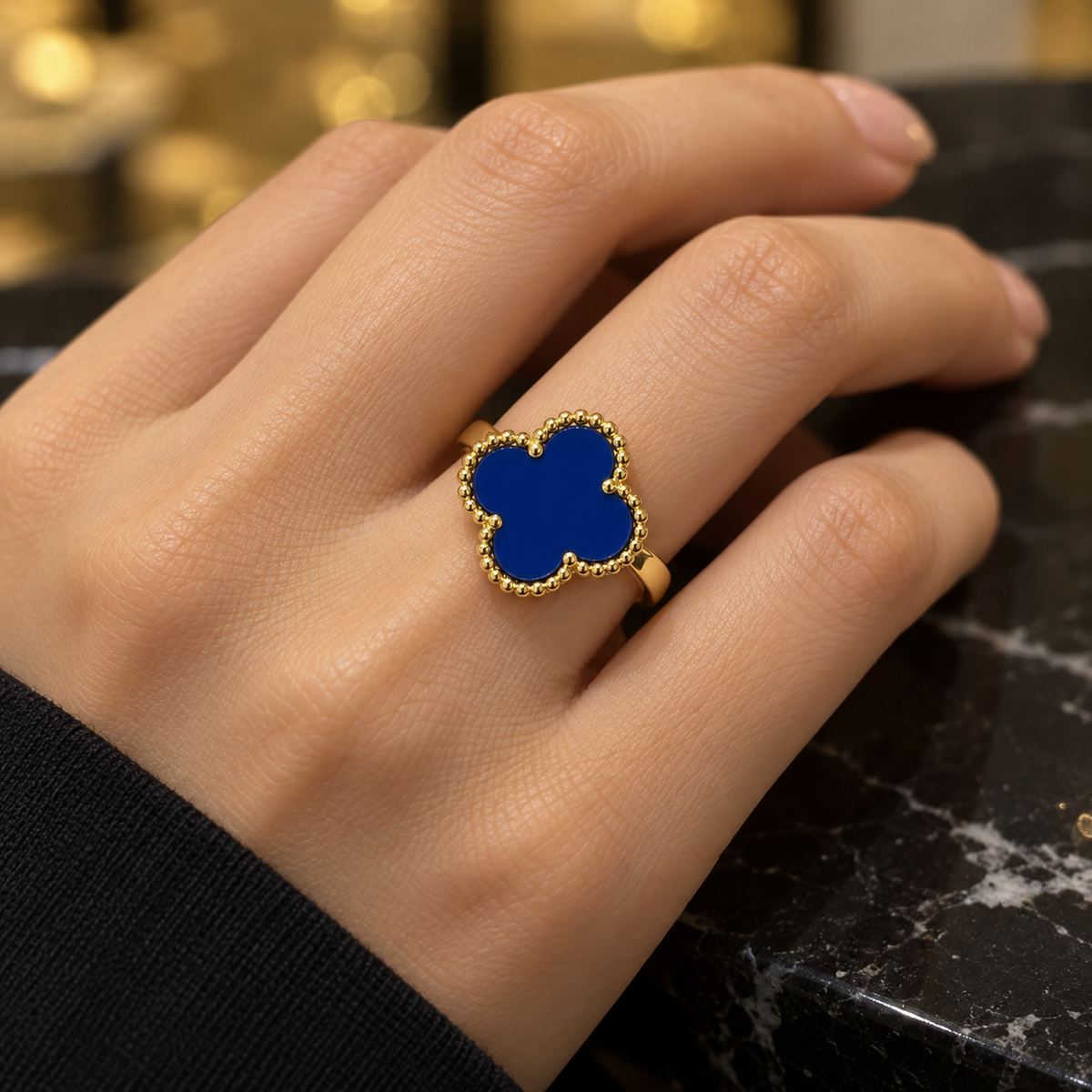 Clover Ring – Deep Blue Elegance
