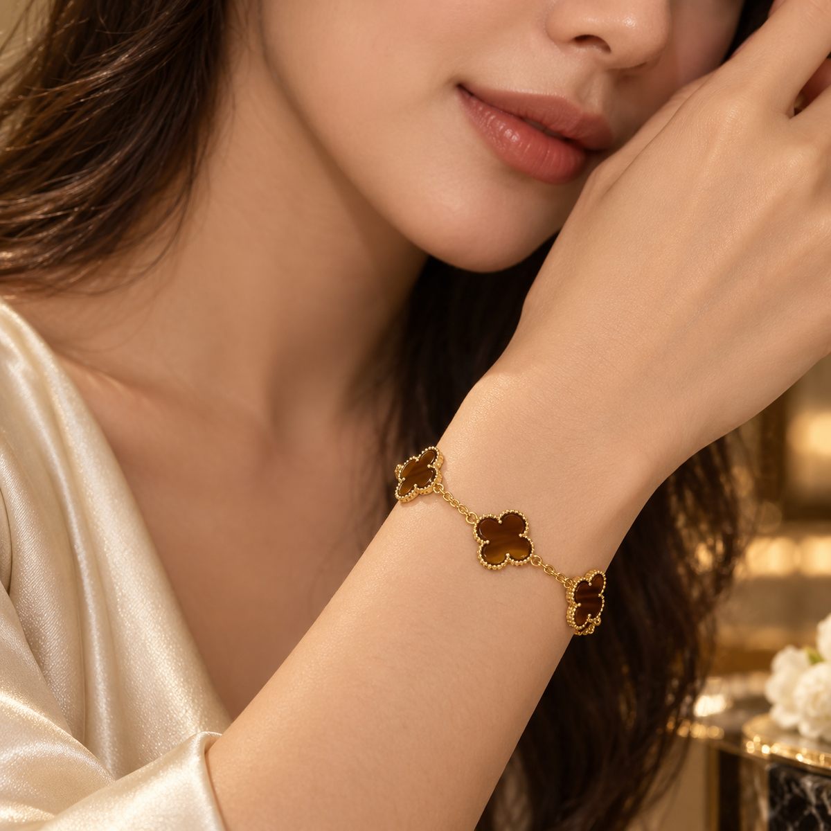Seda Clover Bracelet – Elegance in Every Shade