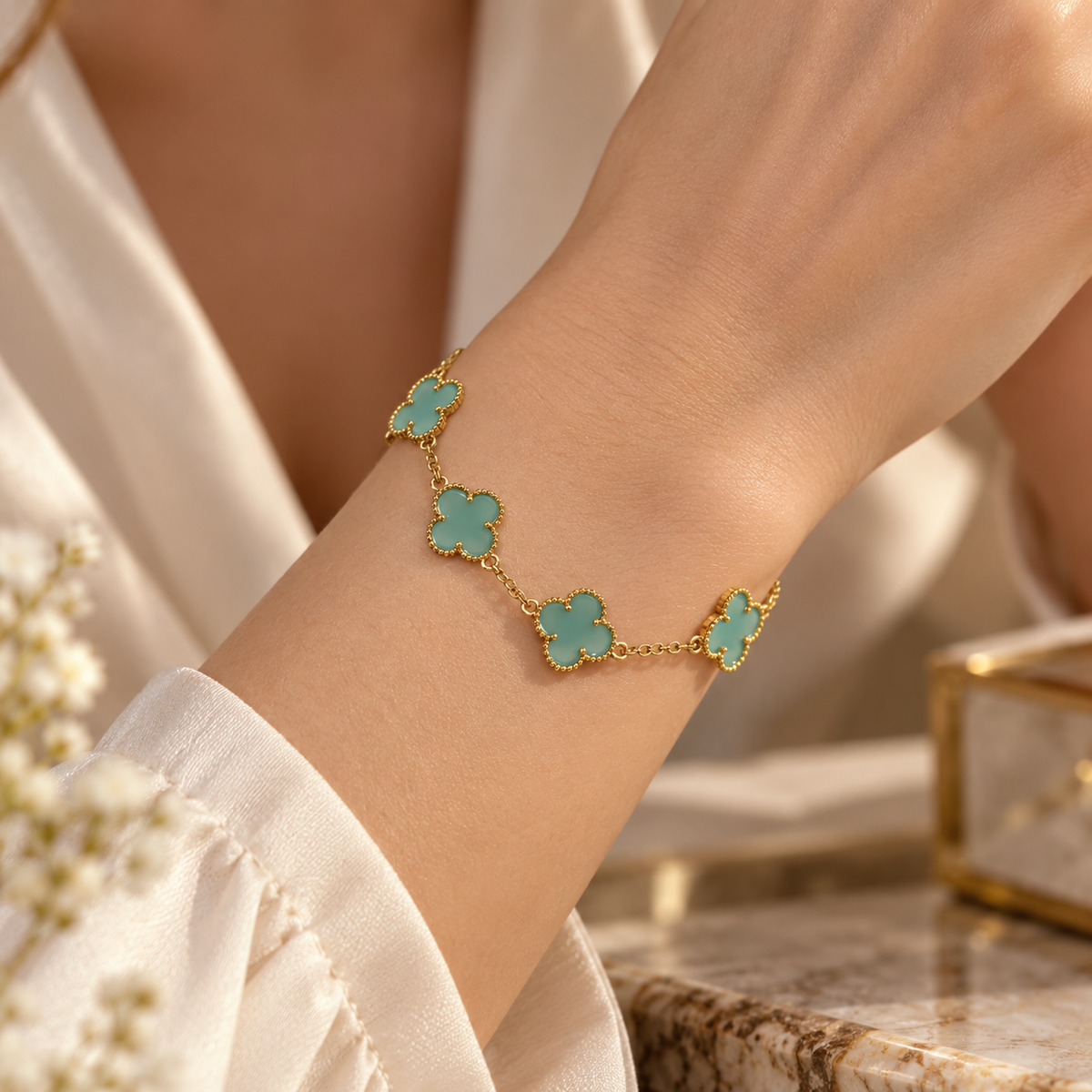 Seda Clover Bracelet – Elegance in Every Shade