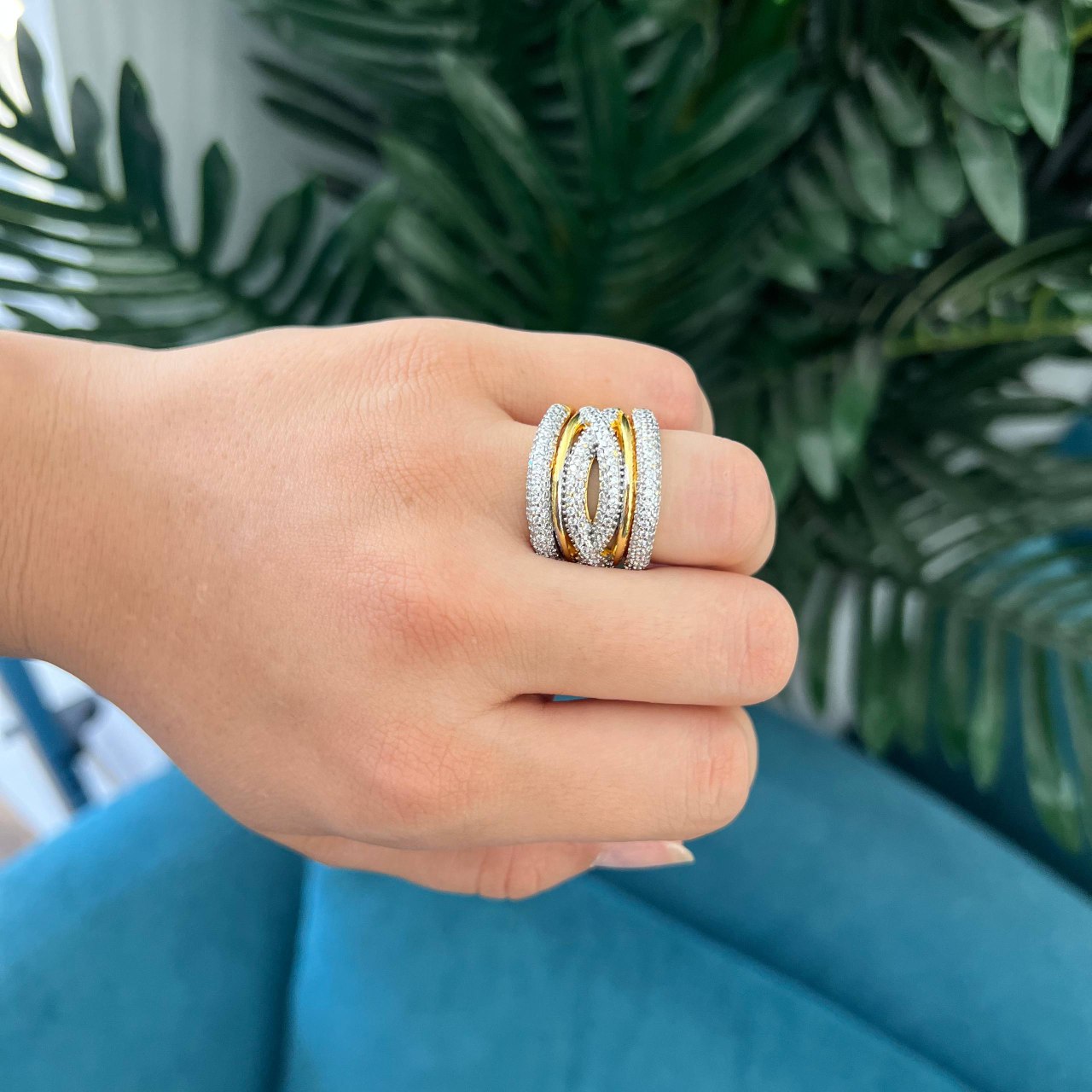 💎 Twisted Harmony Ring