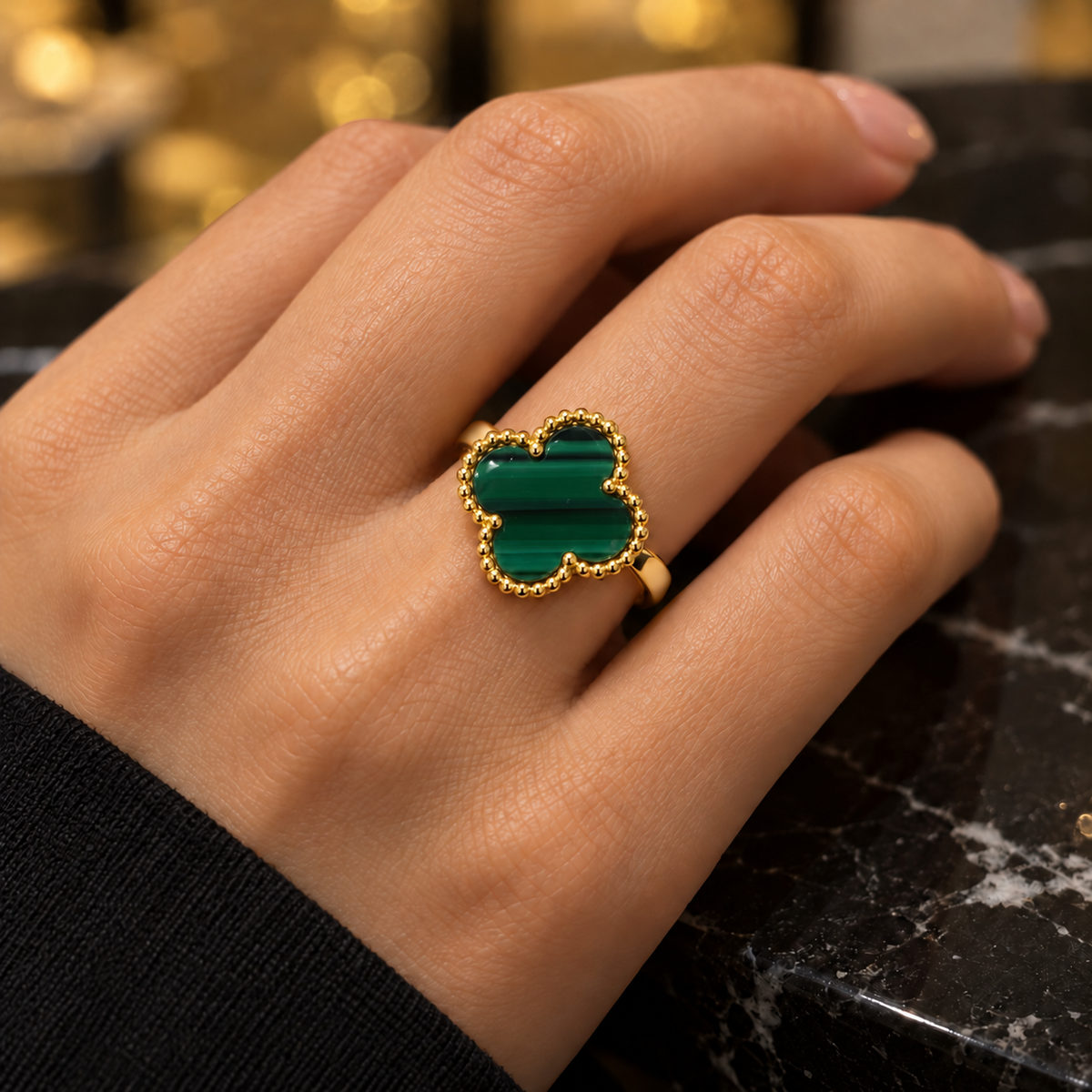Clover Ring – Deep Blue Elegance