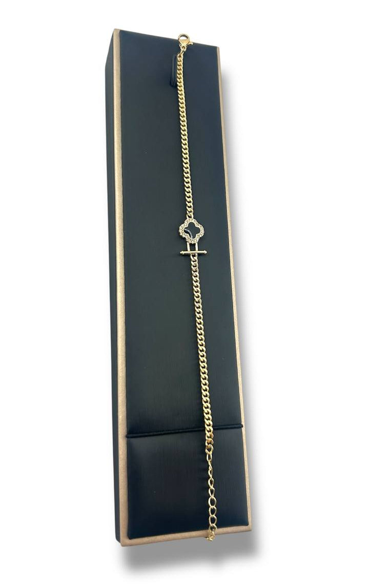 Midnight Clover Toggle Bracelet – Black Enamel & Gold Elegance