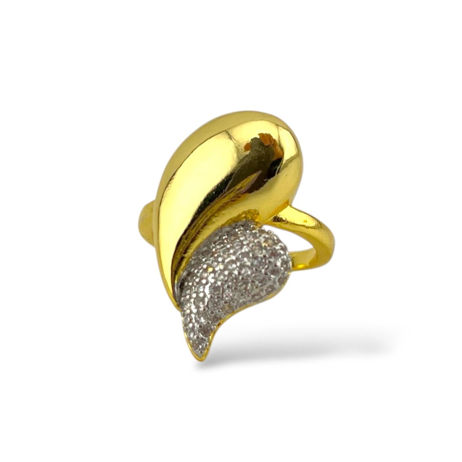 ✨ Dual Wave Elegance Ring – Gold & Diamond Shine ✨