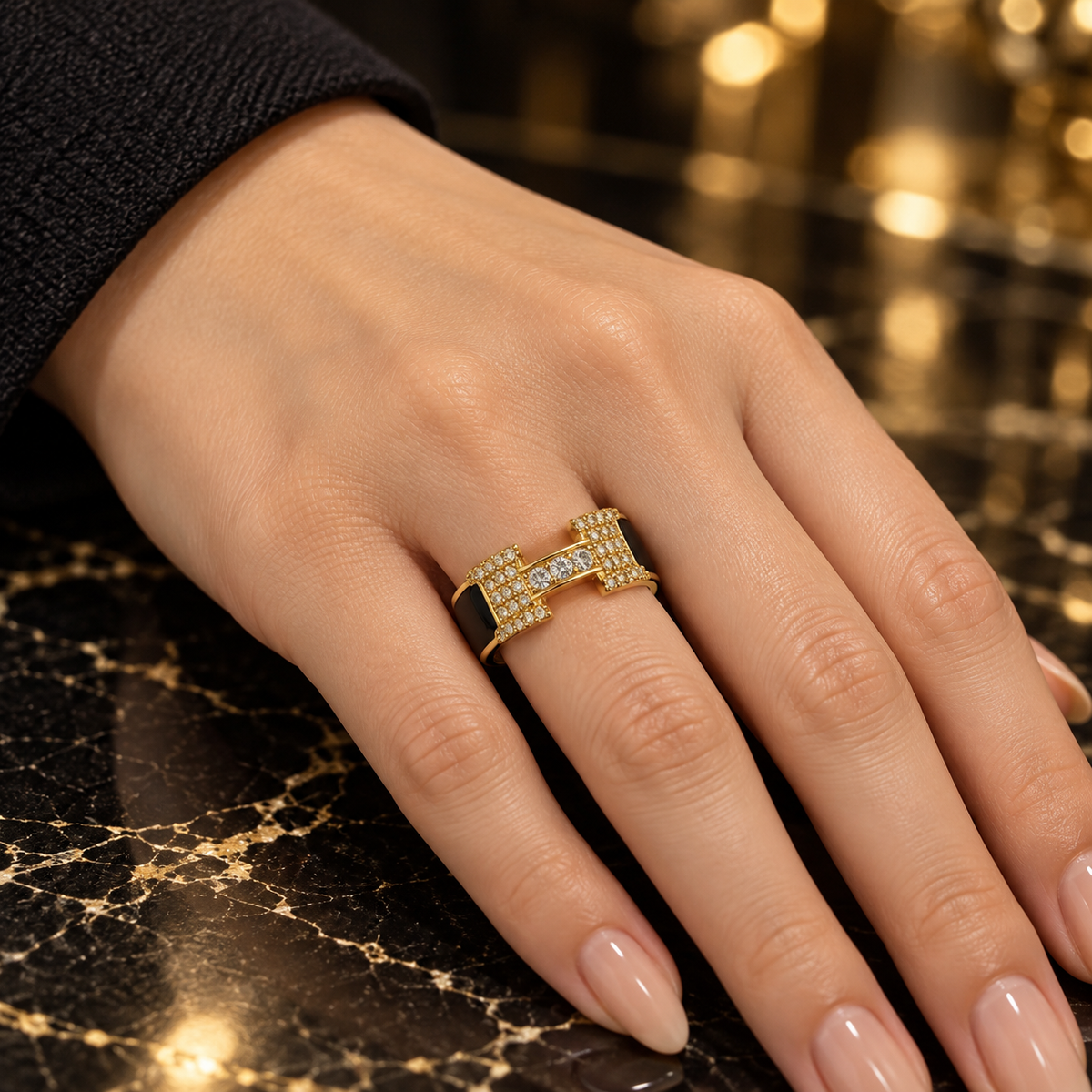 Twilight Curve Ring – Gold