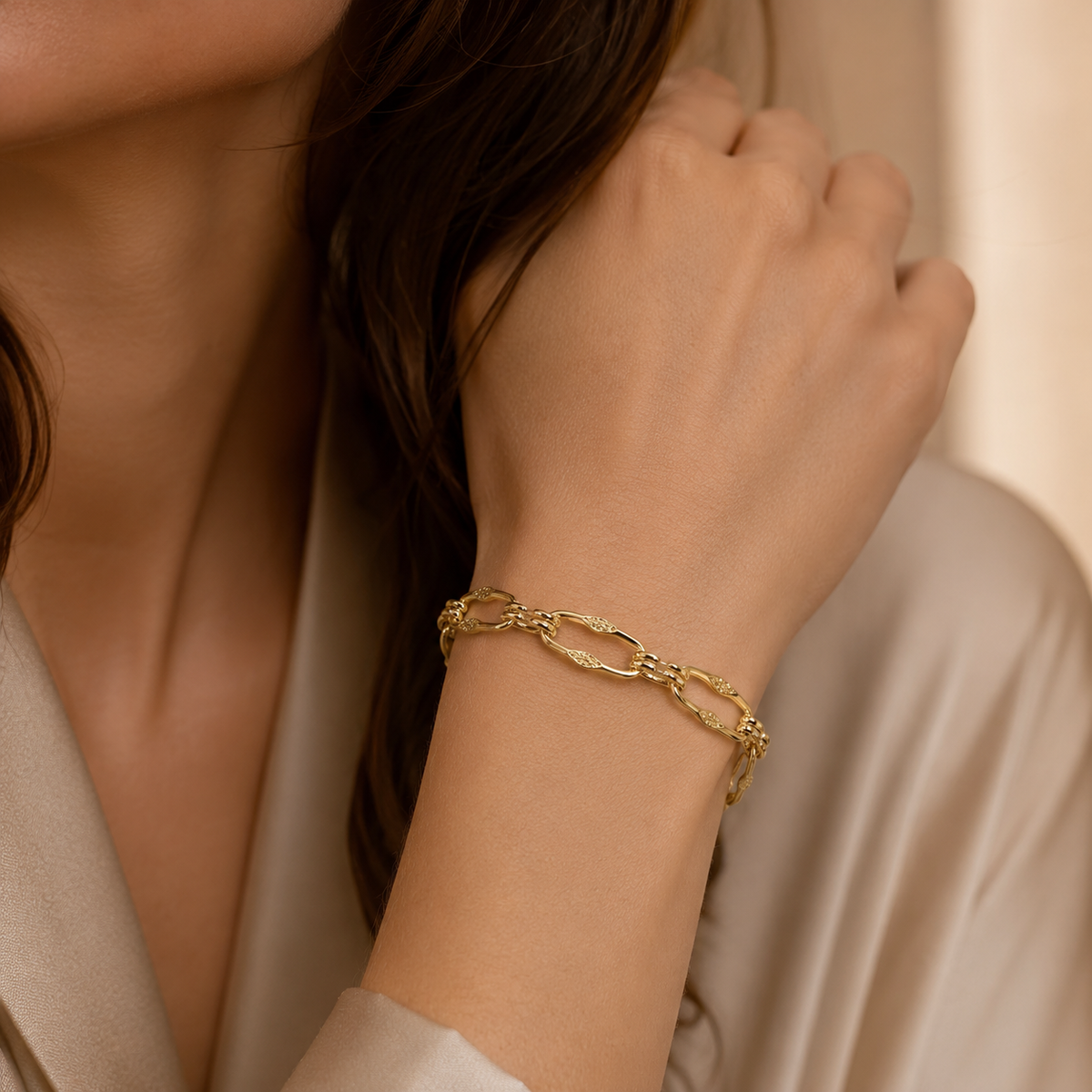 Decorative Oval Link Bracelet