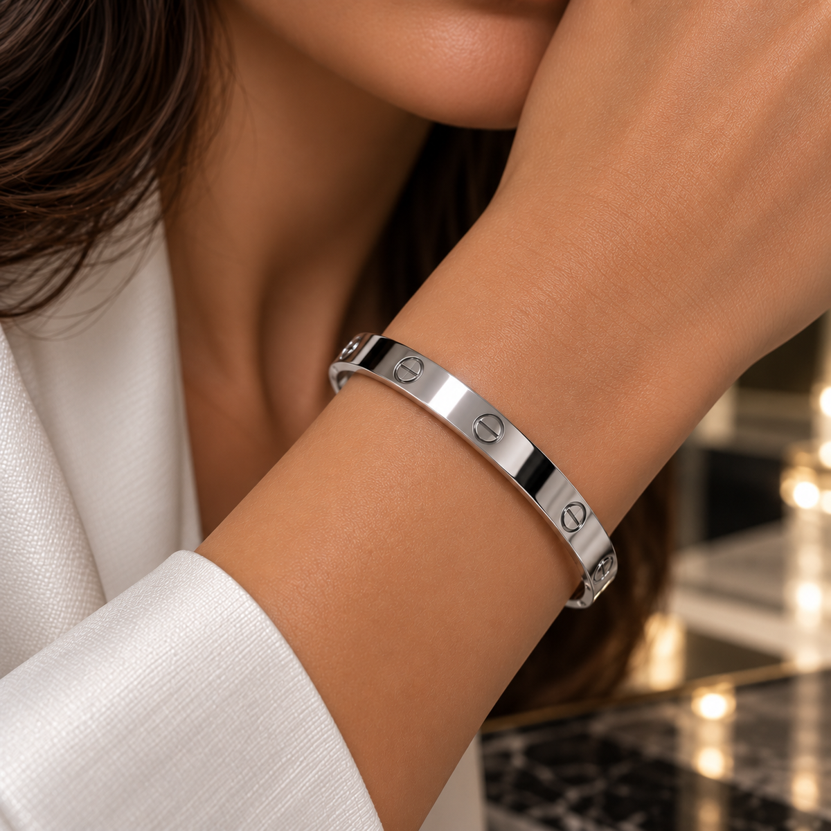 Fadar silver color Screw Motif bangle