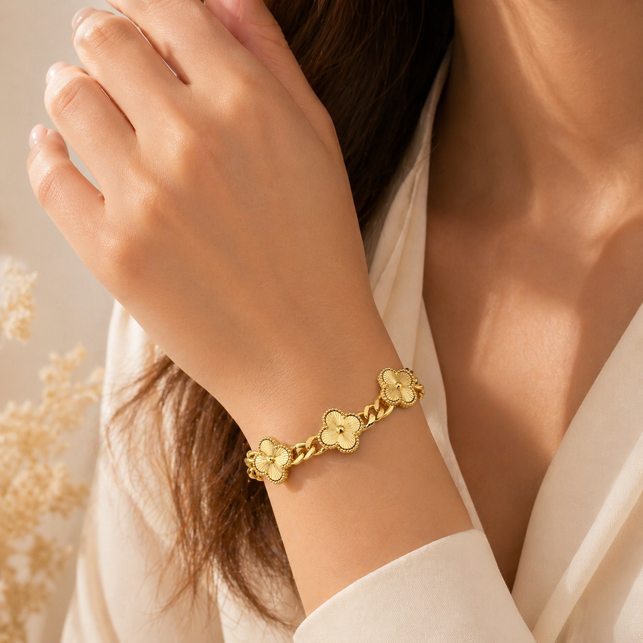 Vancleef 3 flower chain bracelet
