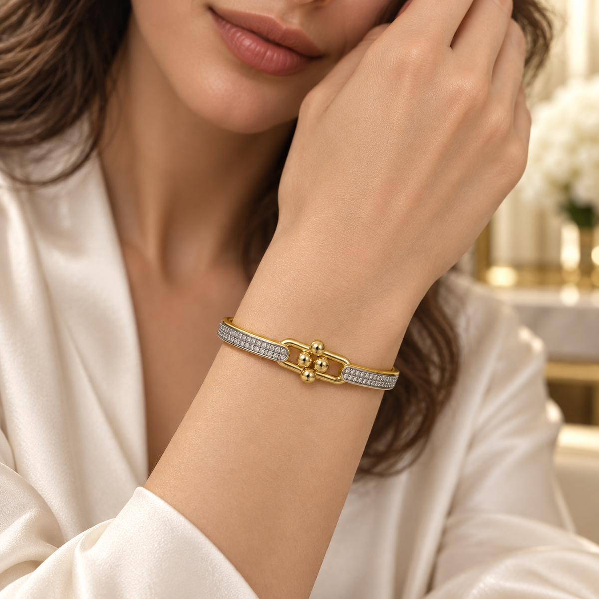 Gold & Crystal Link Accent Bangle – Elegant Statement