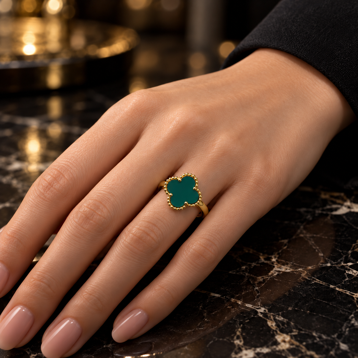 Clover Ring – Deep Blue Elegance