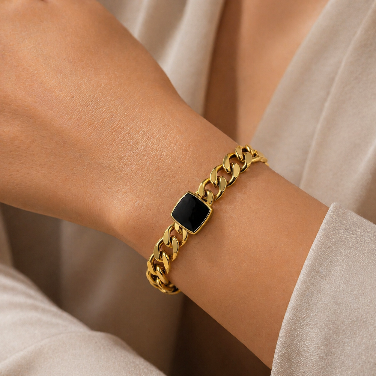 Midnight Stone Chain Bracelet – Gold Statement