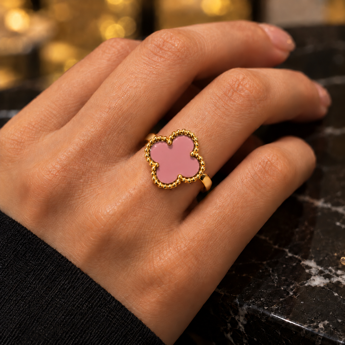 Clover Ring – Deep Blue Elegance