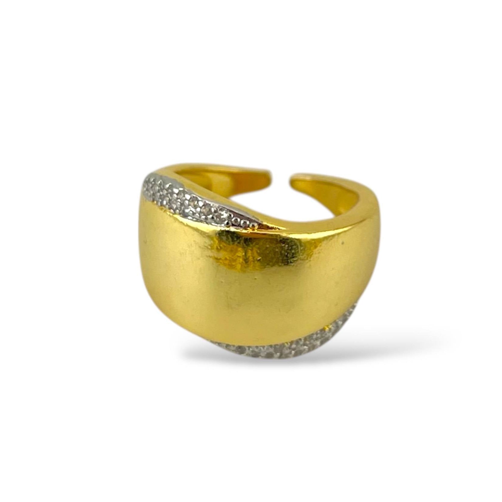 ✨ Golden Curve Statement Ring