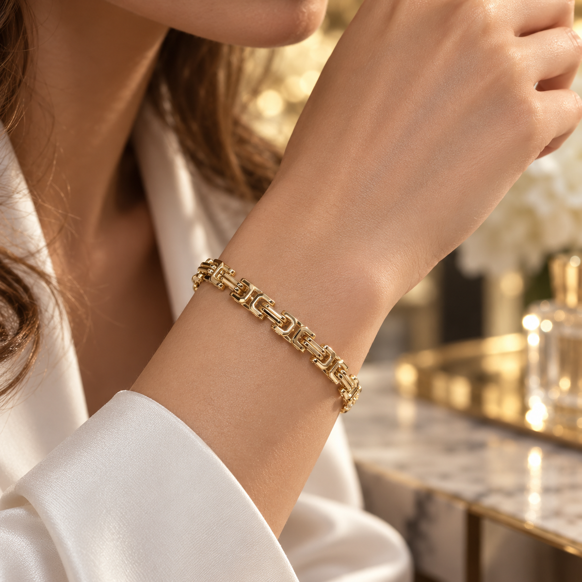 “Eternal Link” 18K Gold-Plated Bracelet 💫
