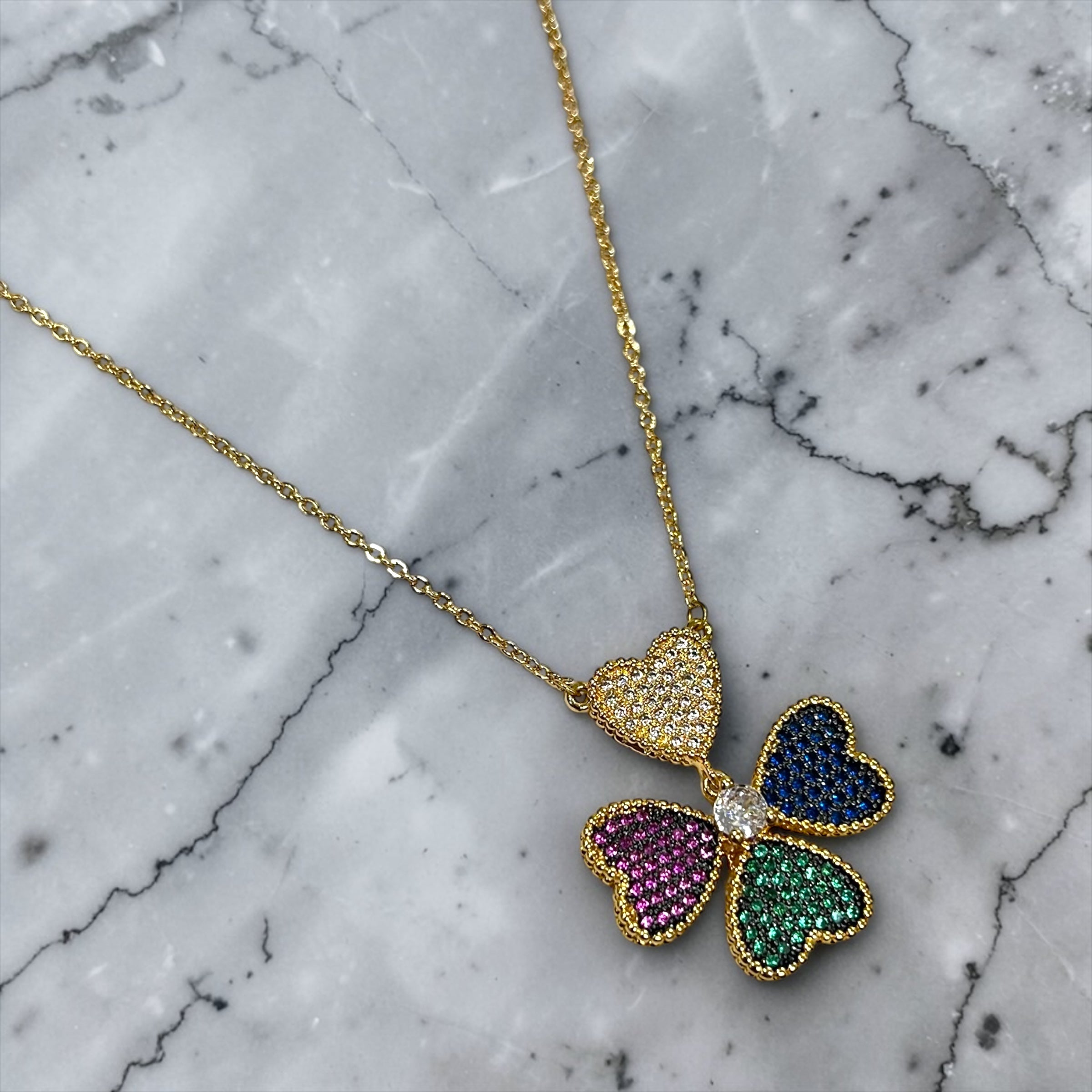 🌸 Four-Heart Clover Pendant Necklace – Multicolor Stones