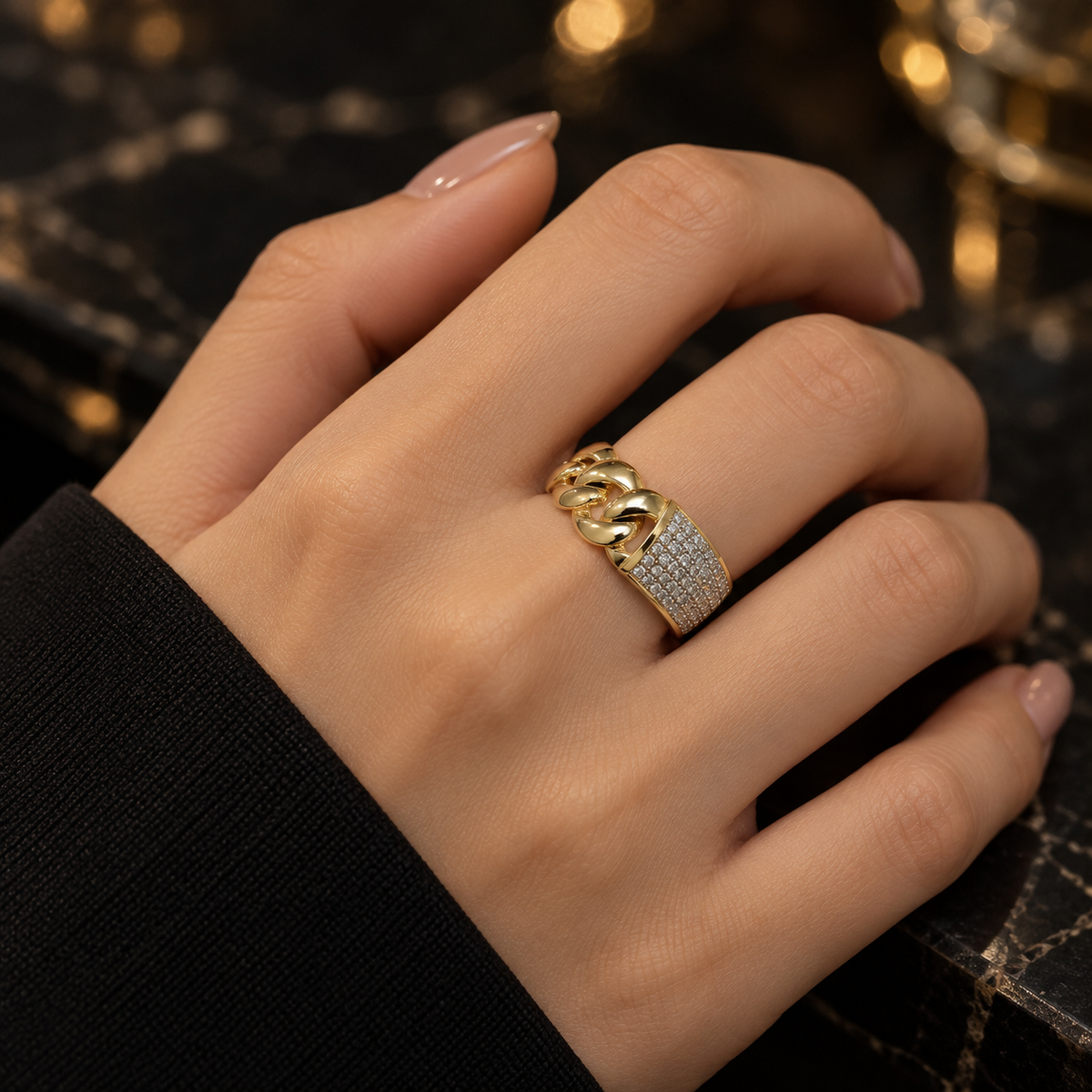 Golden Link Luxe Ring – Diamond Shine Edition