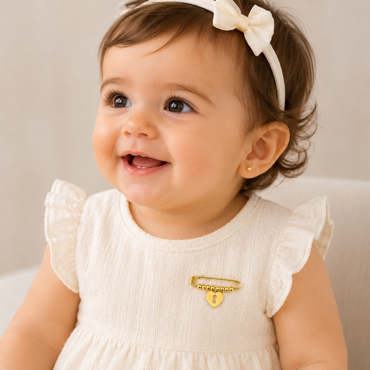 🔒 brooch Gold Heart Lock Safety Pin – Elegant Beaded Design